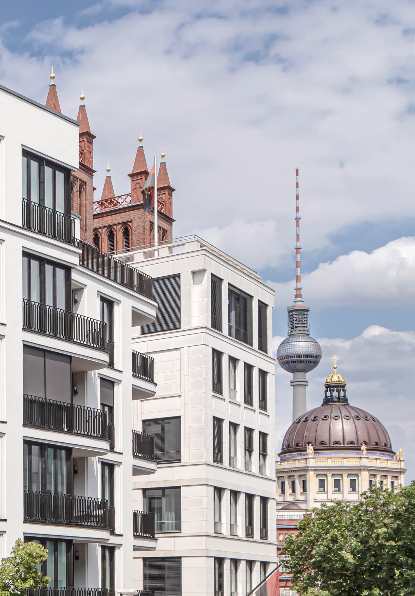 The Kronprinz – Royal Penthouse with 360° Rooftop Terrace in Historic Berlin-Mitte - Thumbnail 17