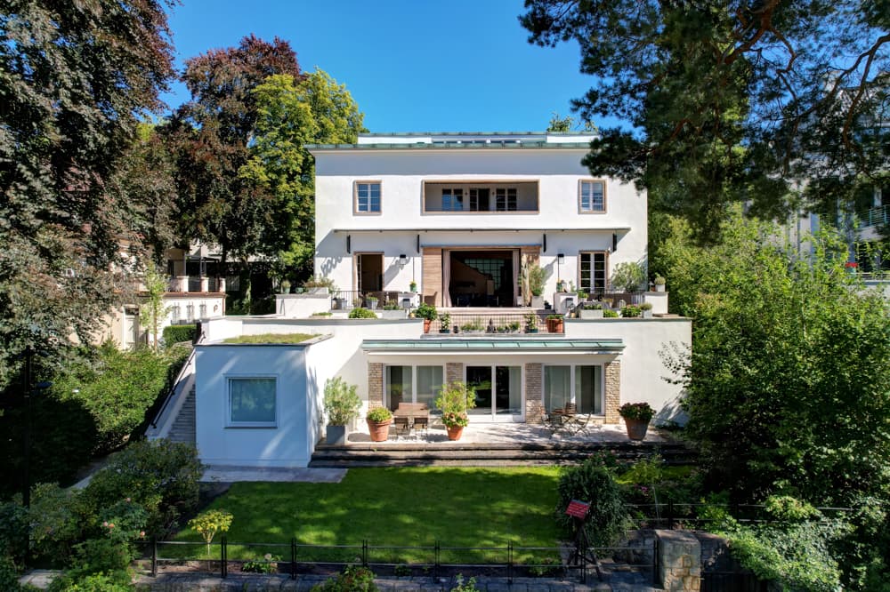 „Villa 'Zissu': Luxusanwesen mit Seeblick, Privatgarten & 1.300 m² Wohnfläche in Berlin-Grunewald“ - Thumbnail 6