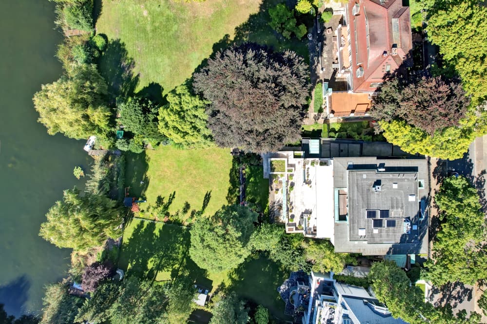 „Villa 'Zissu': Luxusanwesen mit Seeblick, Privatgarten & 1.300 m² Wohnfläche in Berlin-Grunewald“ - Thumbnail 13