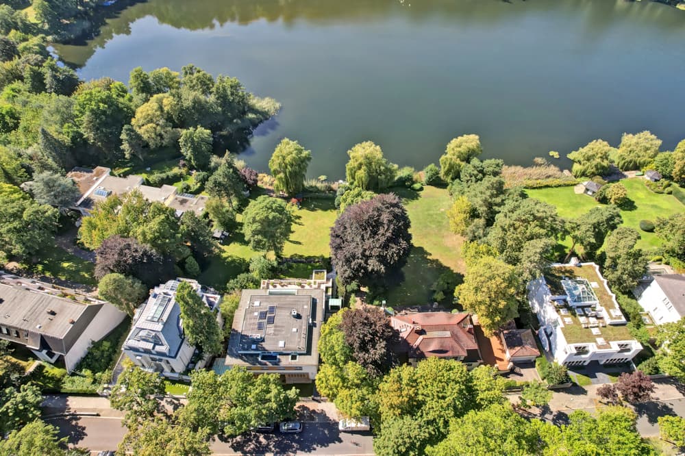 „Villa 'Zissu': Luxusanwesen mit Seeblick, Privatgarten & 1.300 m² Wohnfläche in Berlin-Grunewald“ - Thumbnail 12