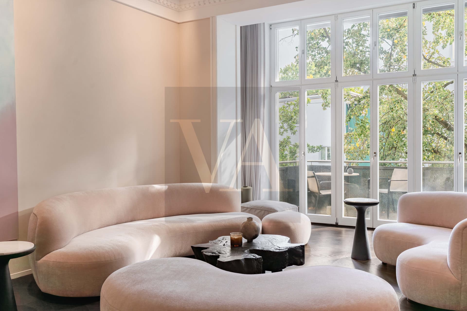Historic Luxury Apartment in Berlin-Wilmersdorf – 248 sqm, 2 Balconies & Elevator - Thumbnail 7