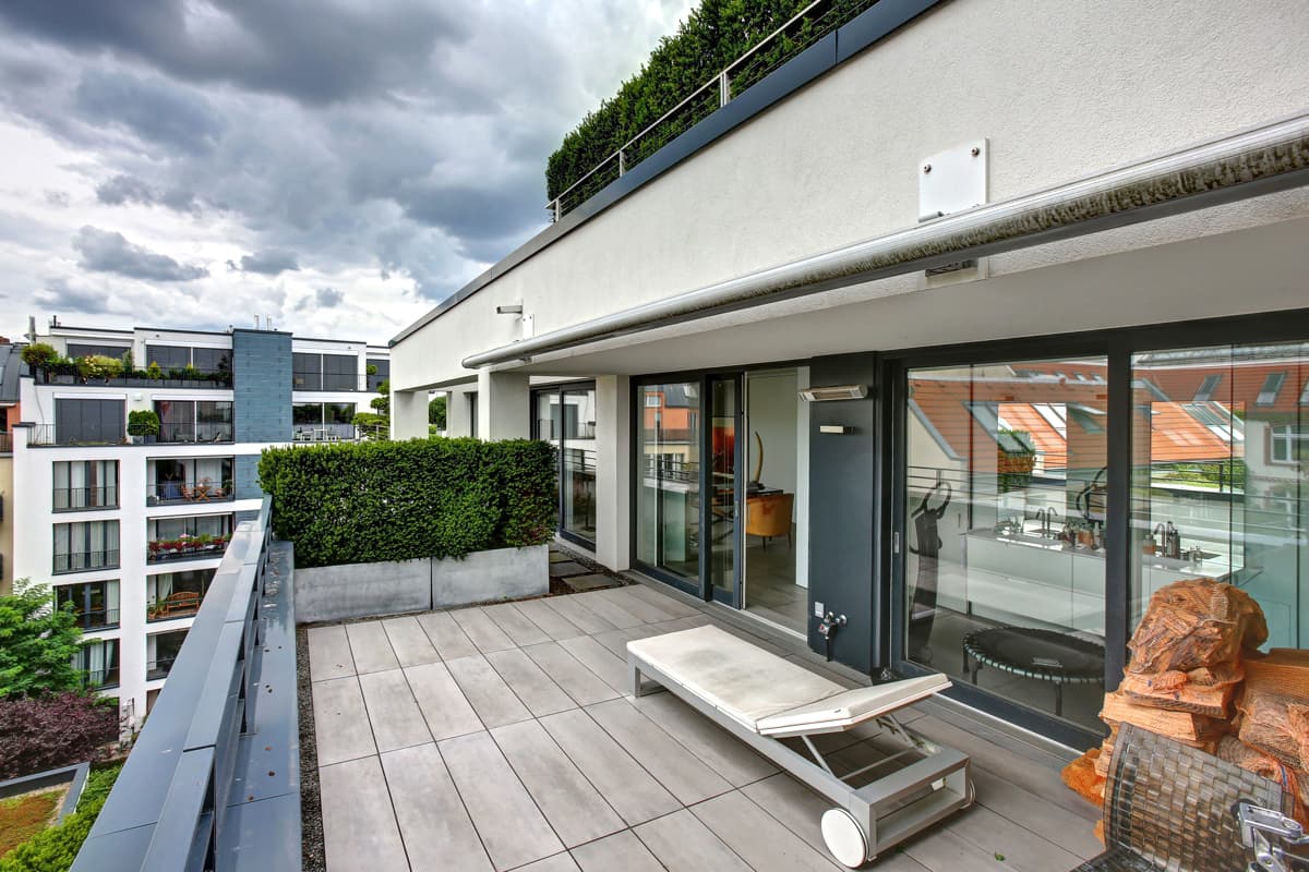 Luxurious Three-Level Penthouse with Outdoor Spa & Three Rooftop Terraces in Berlin-Mitte - Image 8