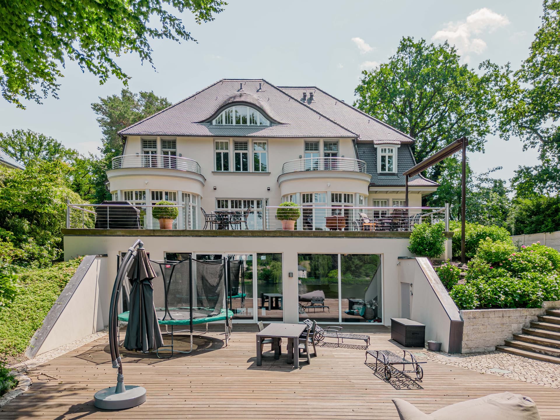 Exclusive Waterfront Villa in Berlin-Wannsee with Private Spa, Pool & Boathouse - Image 3