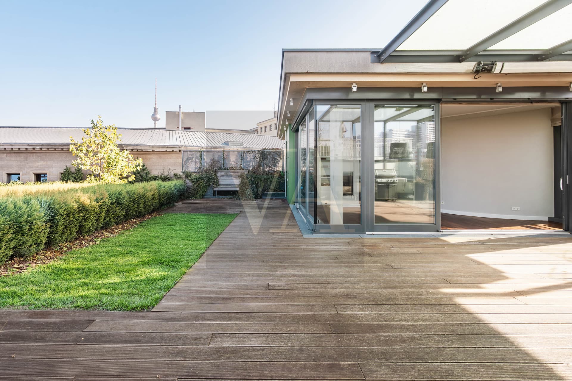 Luxury Penthouse with Winter Garden, Fireplace & Rooftop Terrace at Gendarmenmarkt