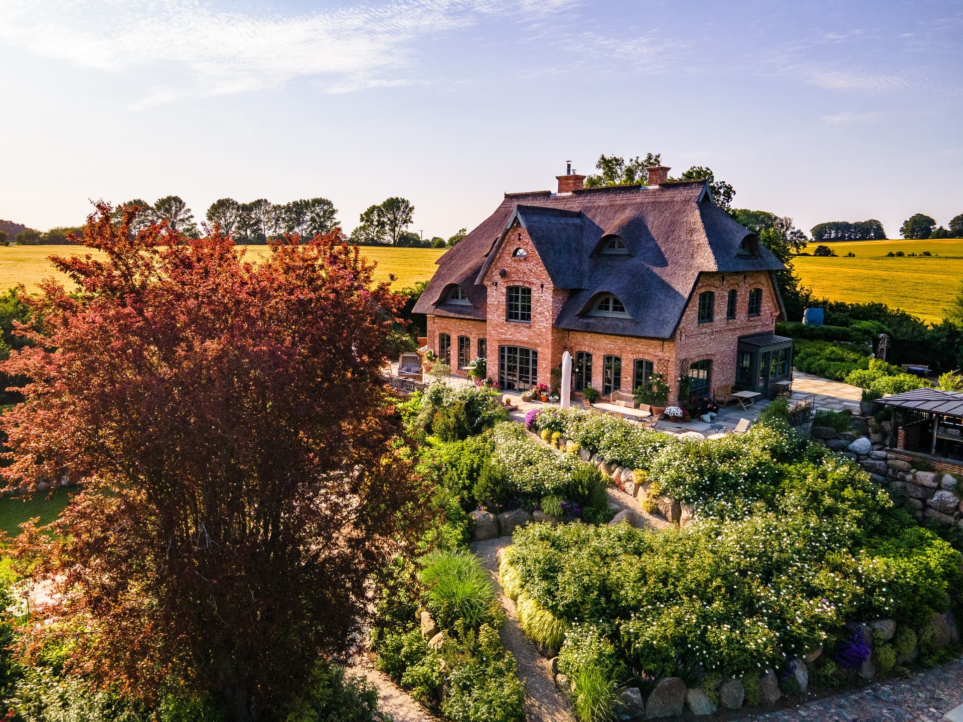 Exclusive Waterfront Estate with Spa & 19,000 m² Private Grounds - Image 22