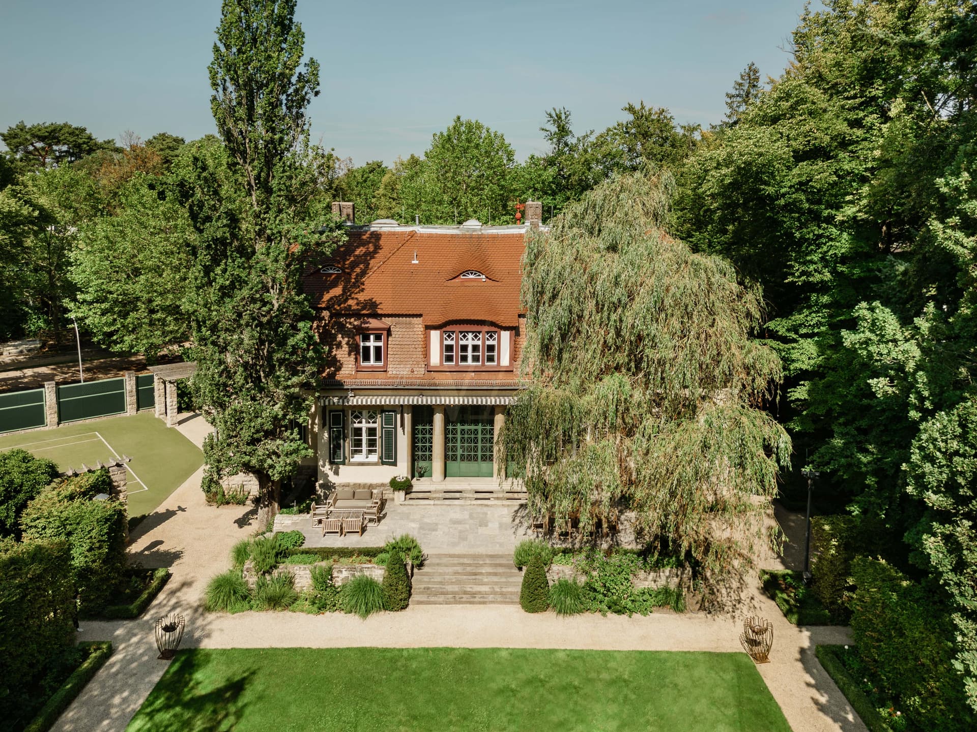 Villa Stauss Historic Presidential Villa with 3,800 sqm Park Garden in Berlin-Dahlem