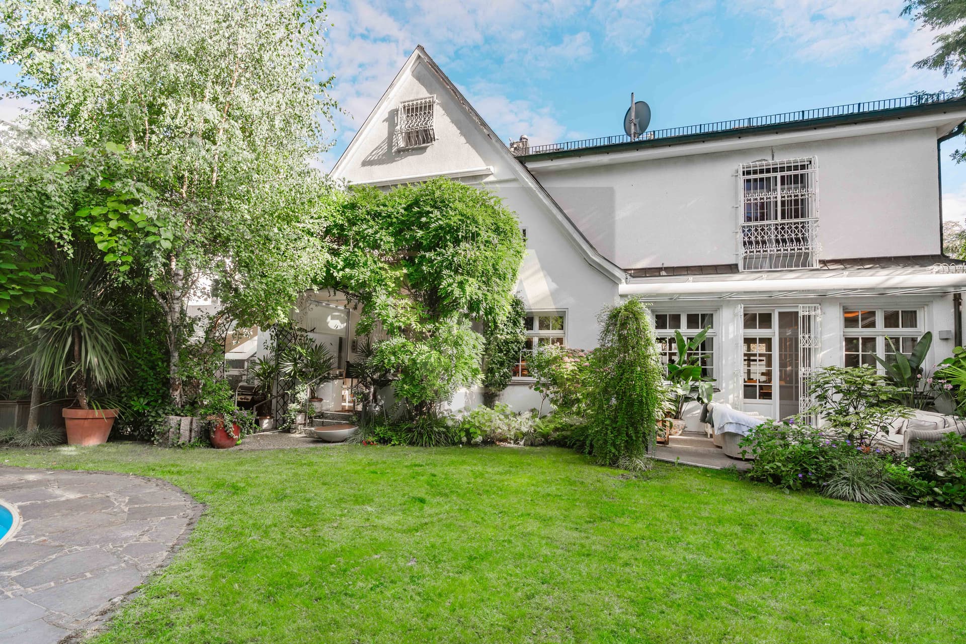 Am Anger 4 – Klassische Villa mit Garten, Pool & 350 m² Wohnfläche in Berlin-Dahlem