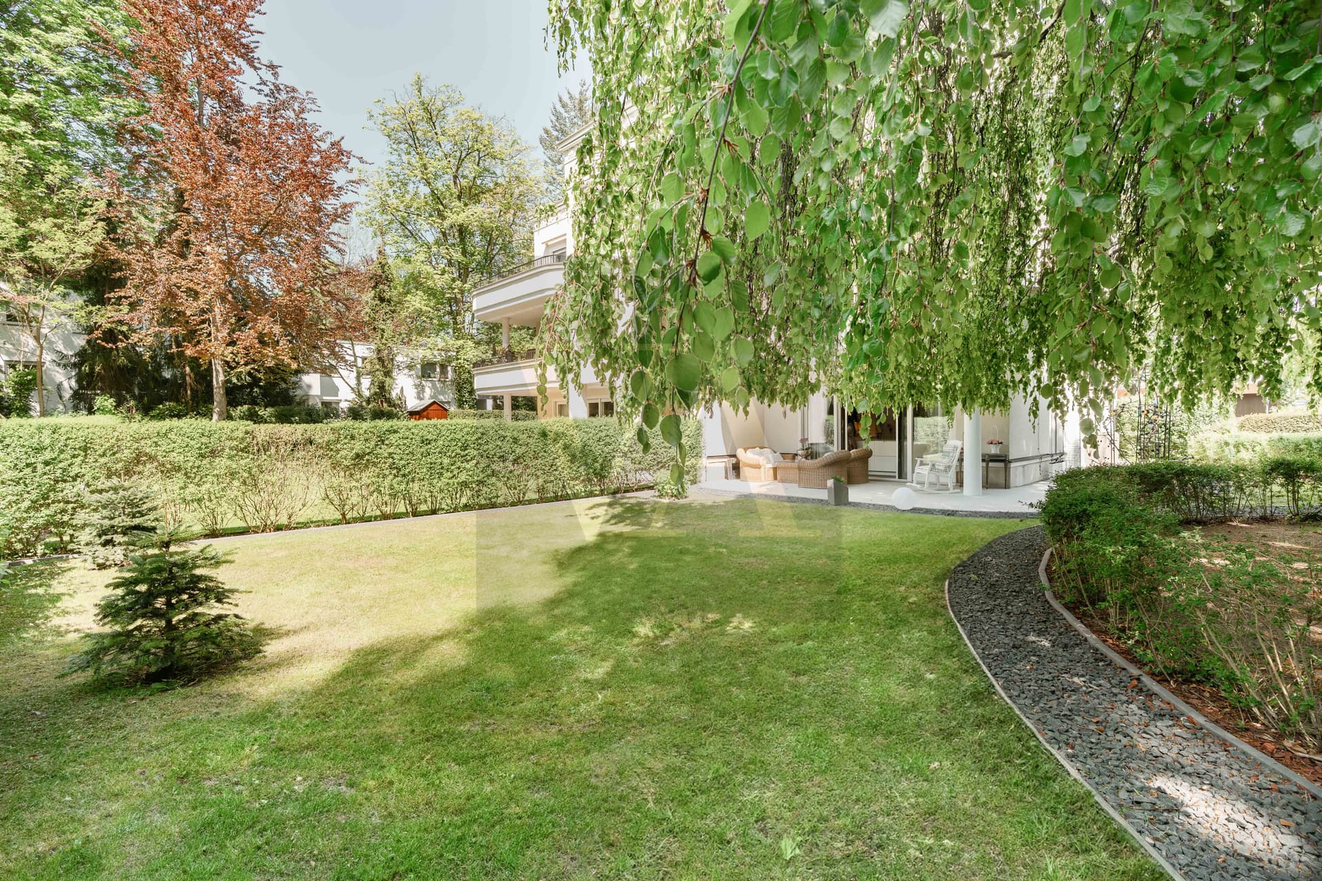 Luxuriöse Gartenwohnung mit Terrasse & sonnigem Privatgarten in exklusiver Lage - Image 18