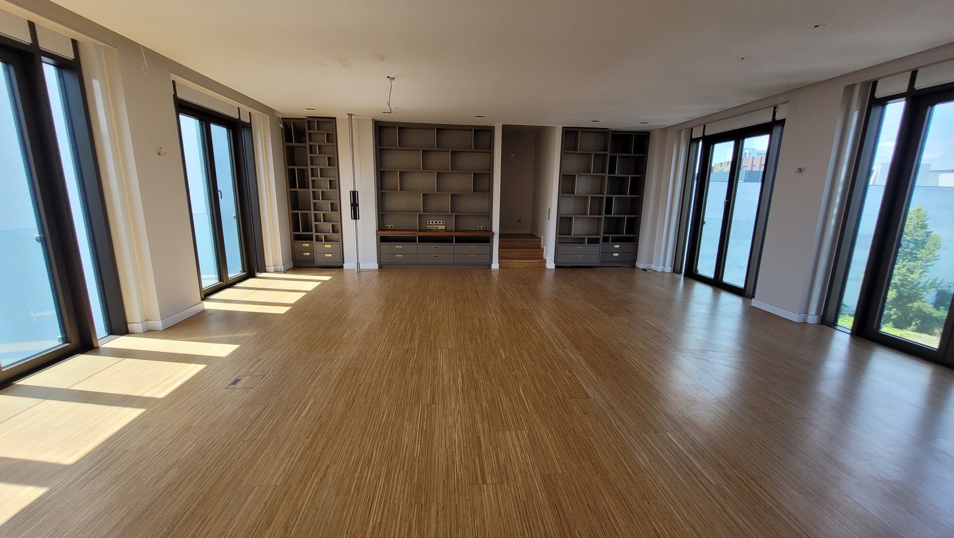 Spacious luxury apartment in the center of Berlin