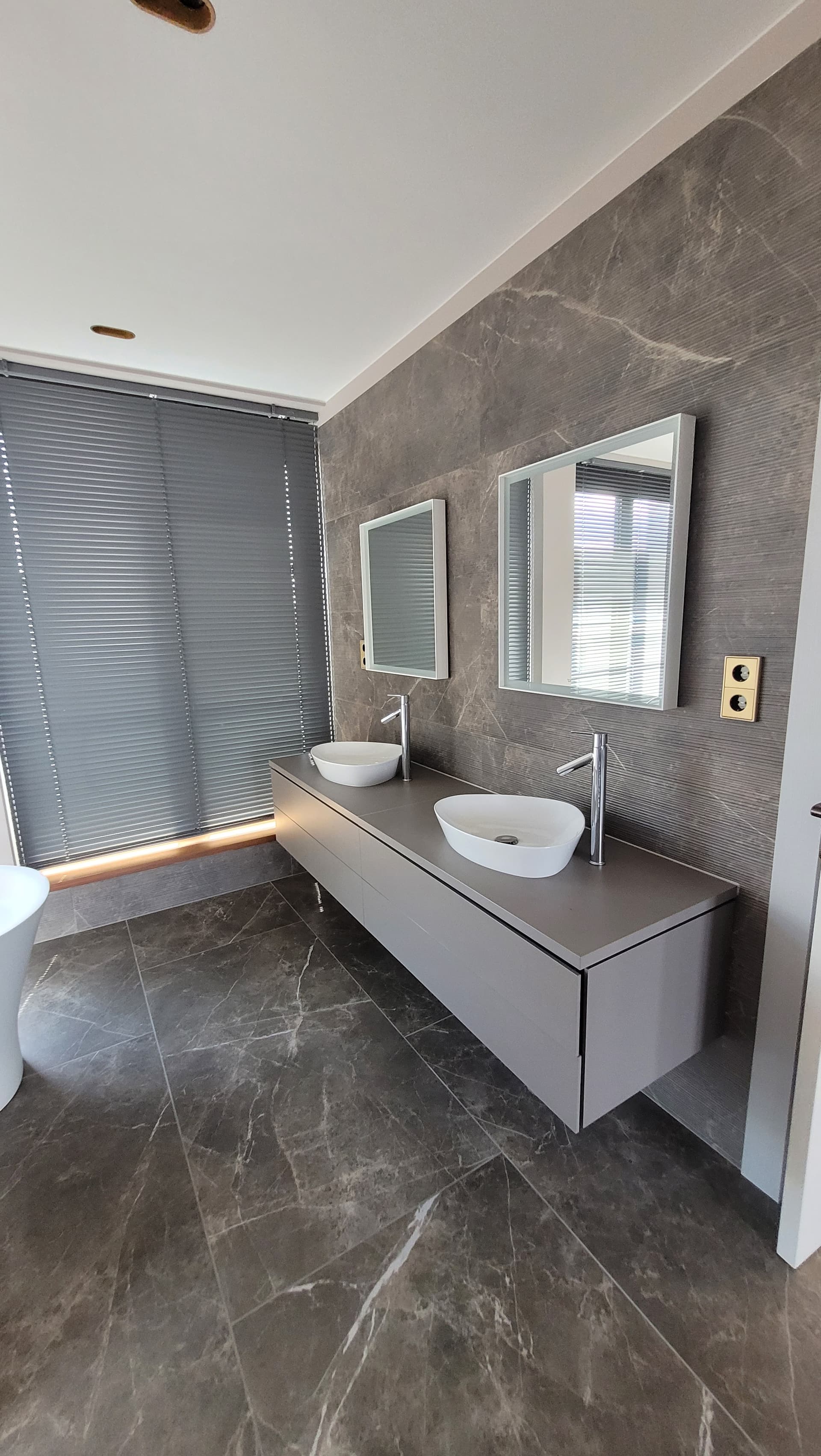 Spacious luxury apartment in the center of Berlin - Image 12