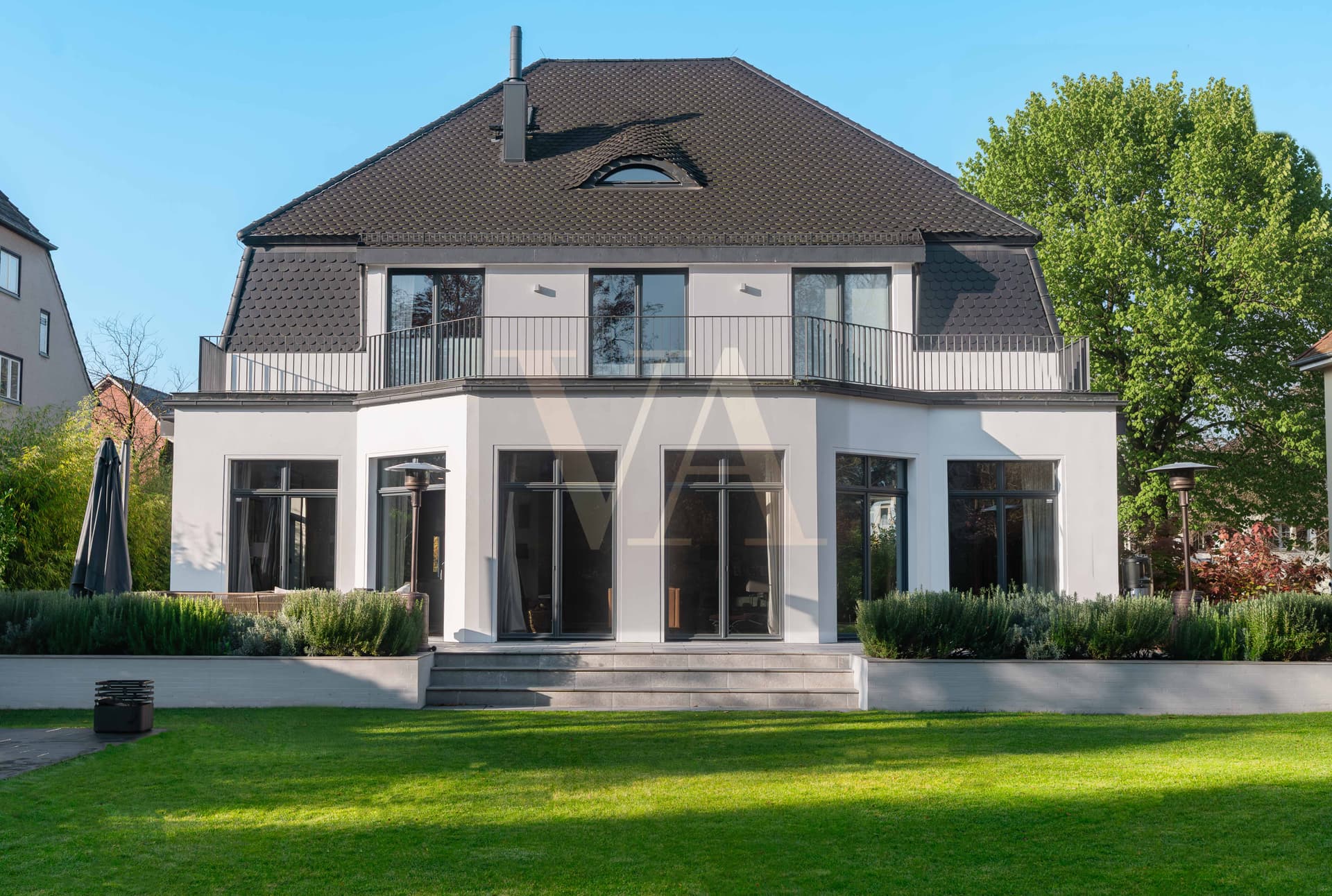 Exklusive ökologische Stadtvilla in Berlin-Zehlendorf – 764 m² Luxus-Wohnfläche & Wellnessbereich - Image 2