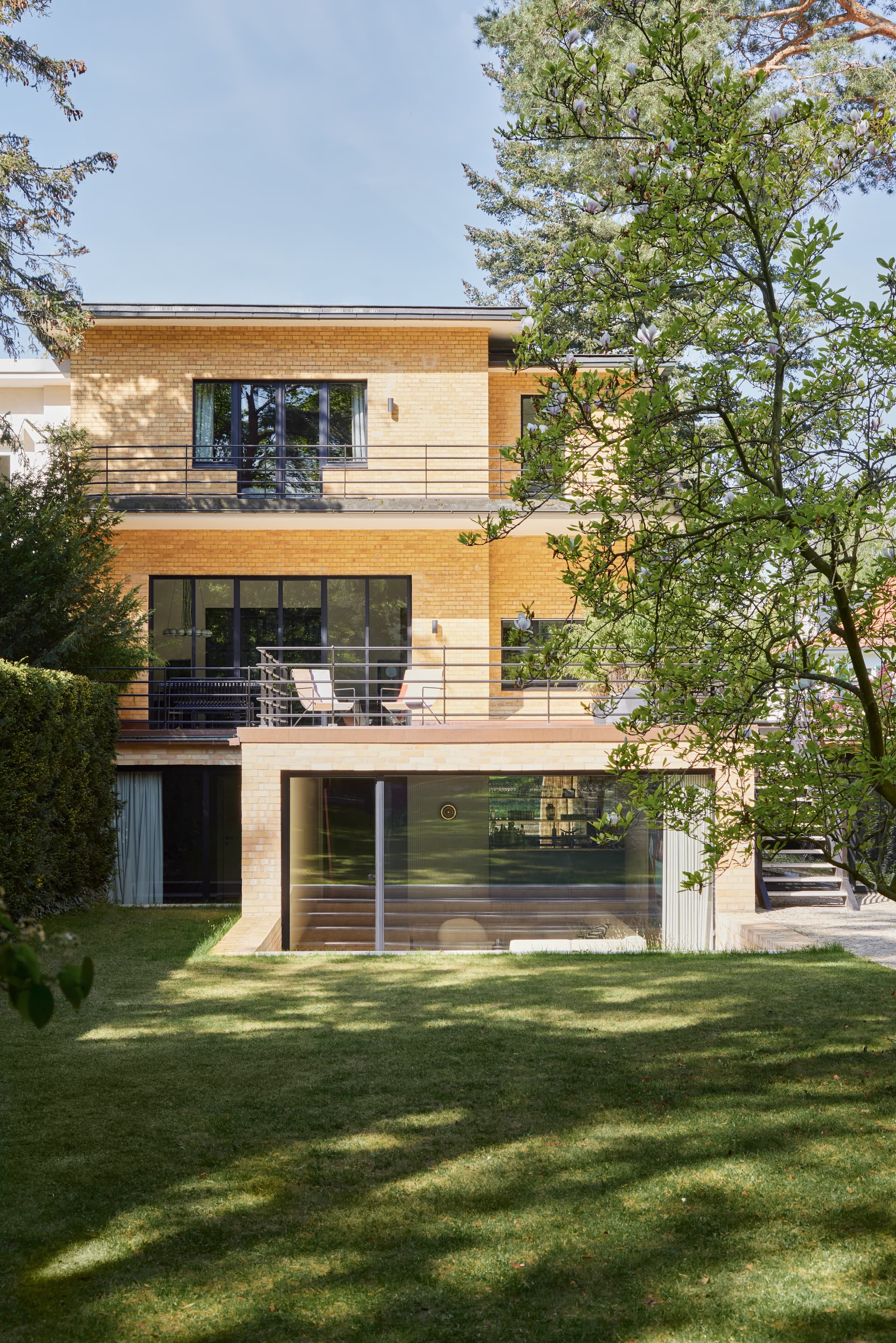 Luxury Villa in Berlin West End with Suite,Terraces and Lounge