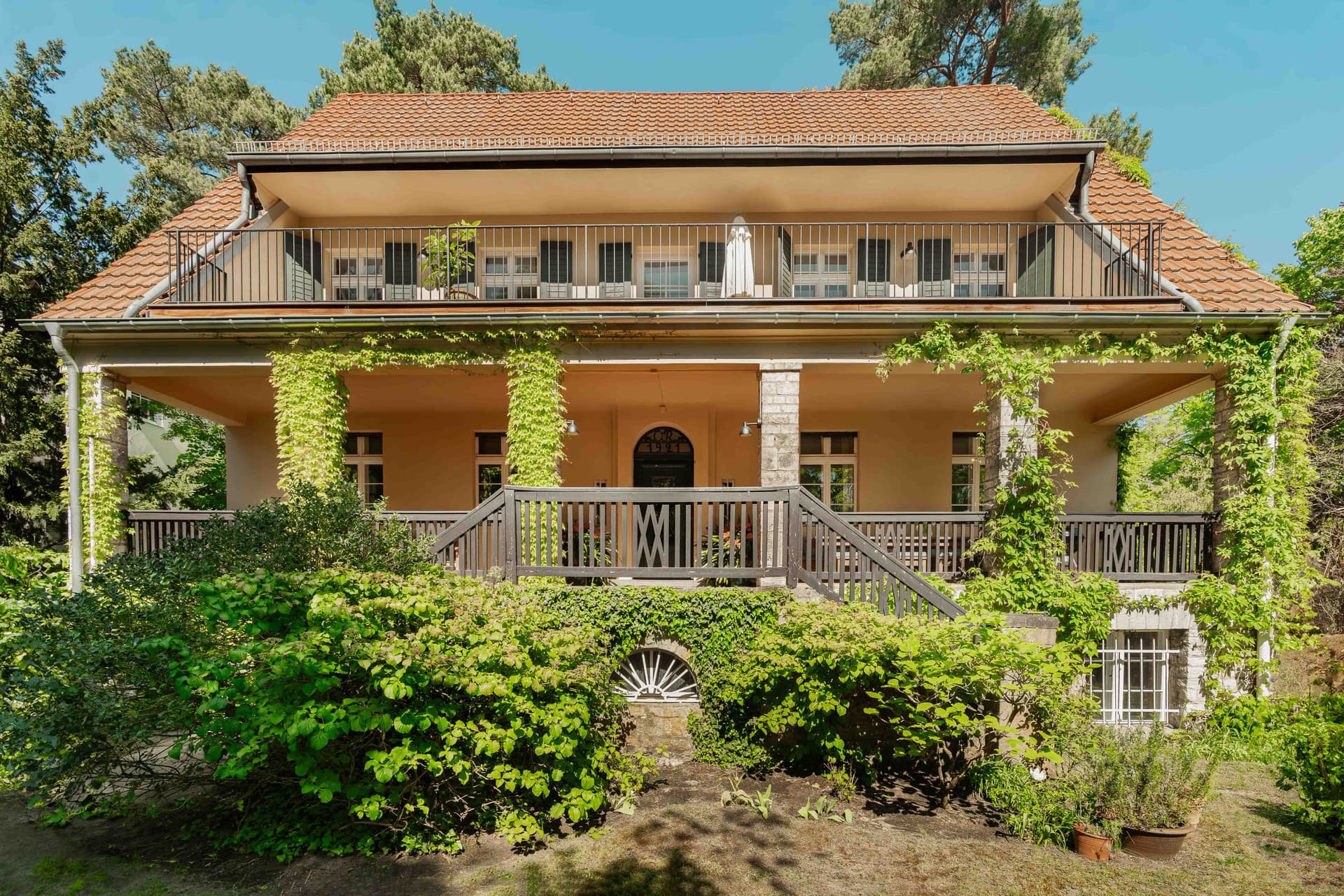 Villa Waltharistraße – Family Residence with Expansive Garden in Berlin-Wannsee’s Green Paradise - Image 11