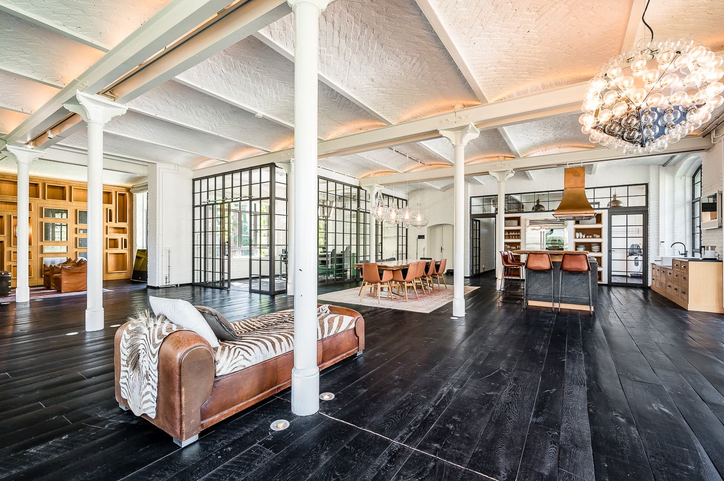 Exclusive Loft with 326 sqm & Designer Fireplace in Historic Factory at Maybachufer - Image 9