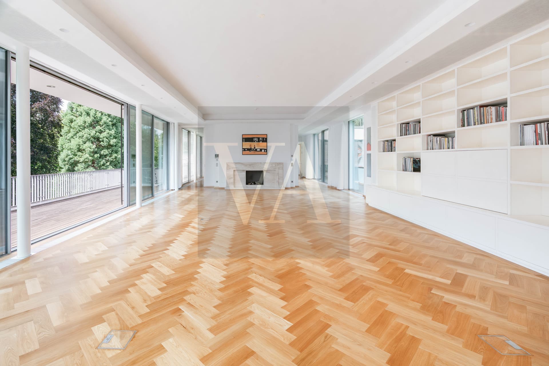 Spacious Penthouse Unit in the midst of Nature in Berlin's Exclusive Location - Image 3
