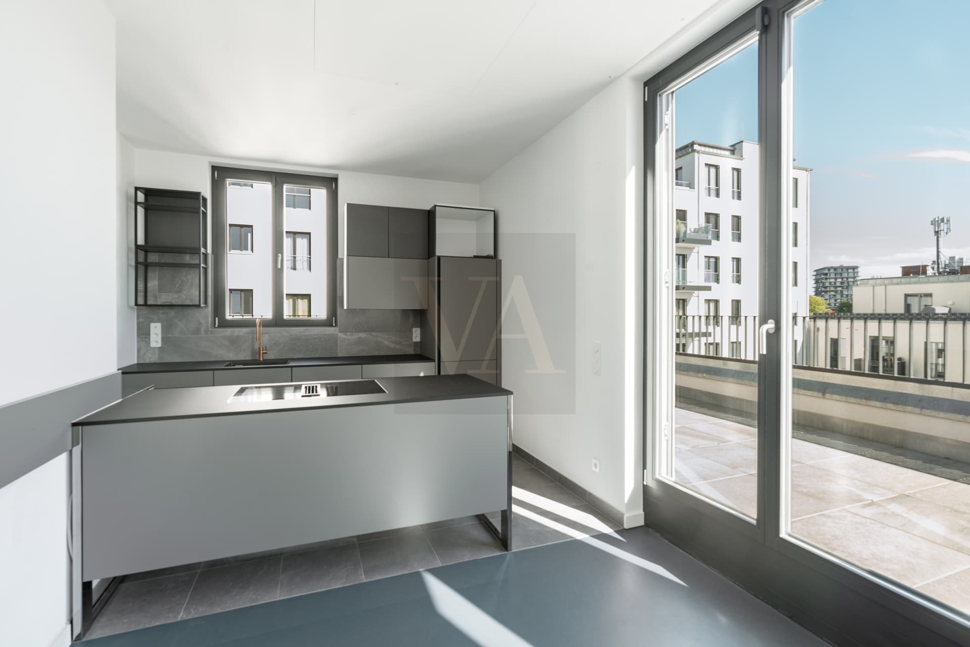 Penthouse mit umlaufender Dachterrasse in exklusiver Spreelage – stilvoll wohnen in Charlottenburg“