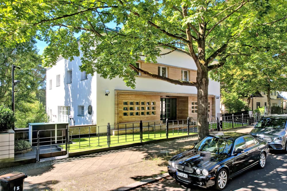 „Villa 'Zissu': Luxusanwesen mit Seeblick, Privatgarten & 1.300 m² Wohnfläche in Berlin-Grunewald“ - Image 22