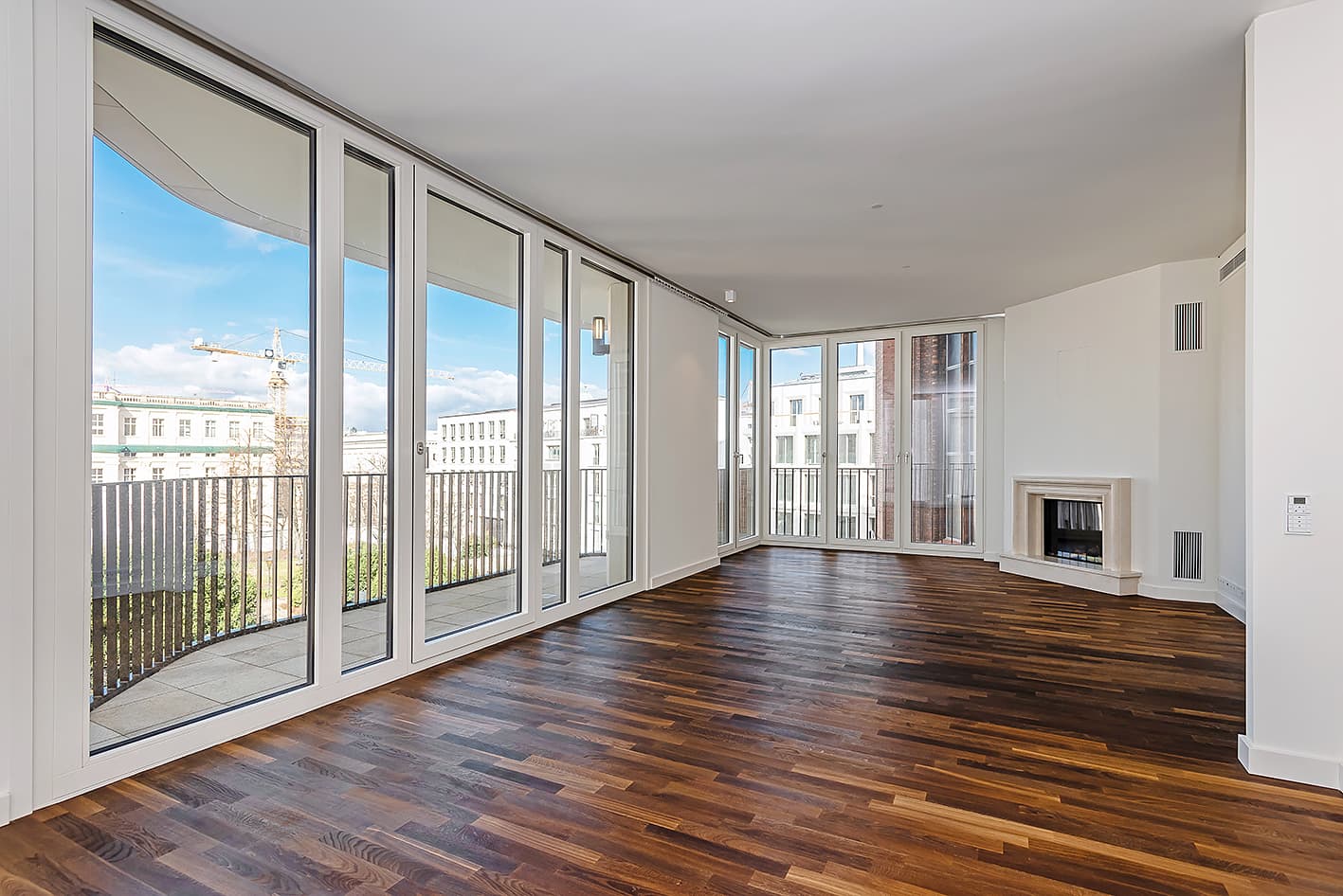 The Kronprinz – Royal Penthouse with 360° Rooftop Terrace in Historic Berlin-Mitte - Image 3