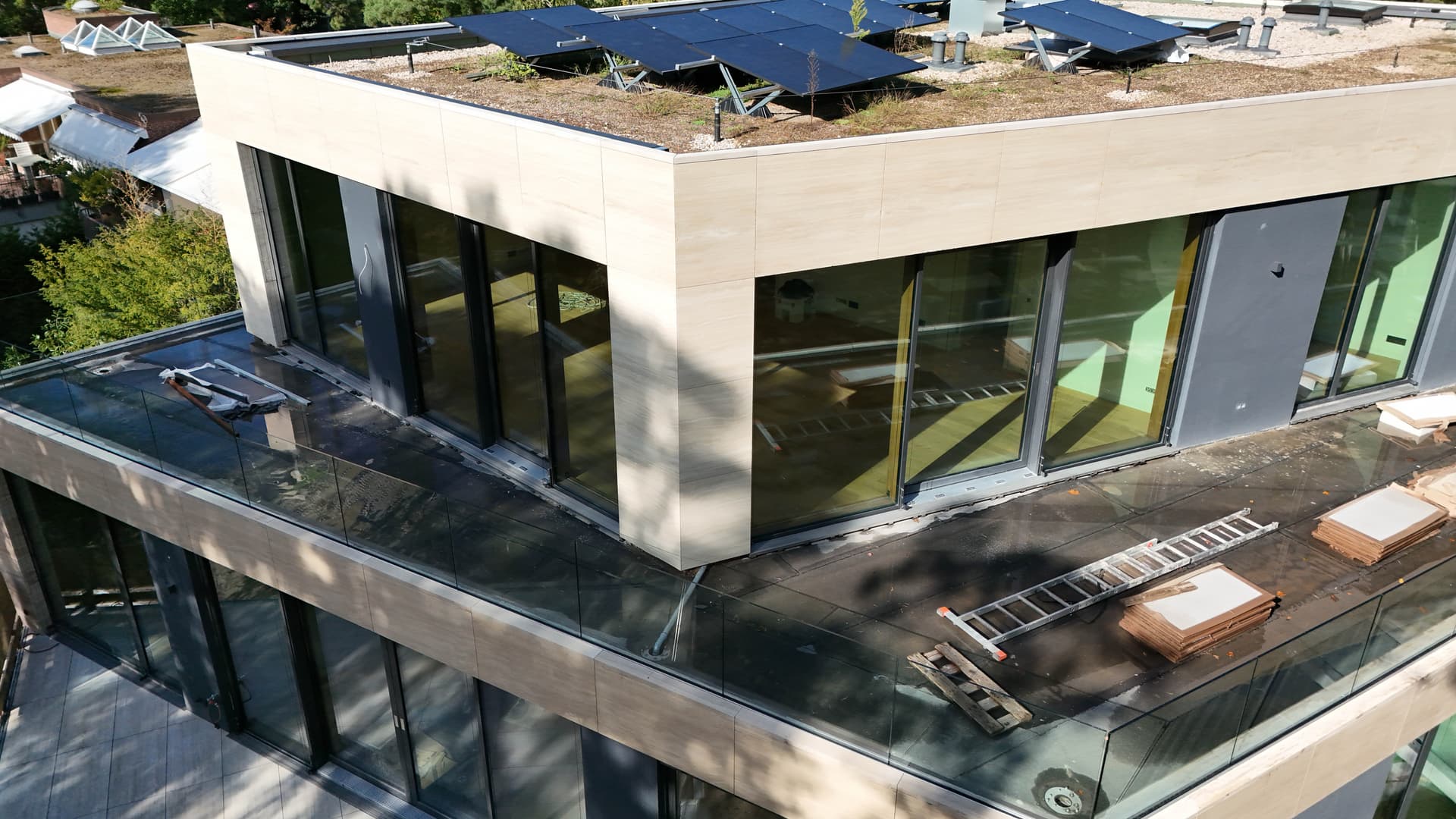 Exceptional Penthouse residence in one of Berlin's most sought after location - Image 2