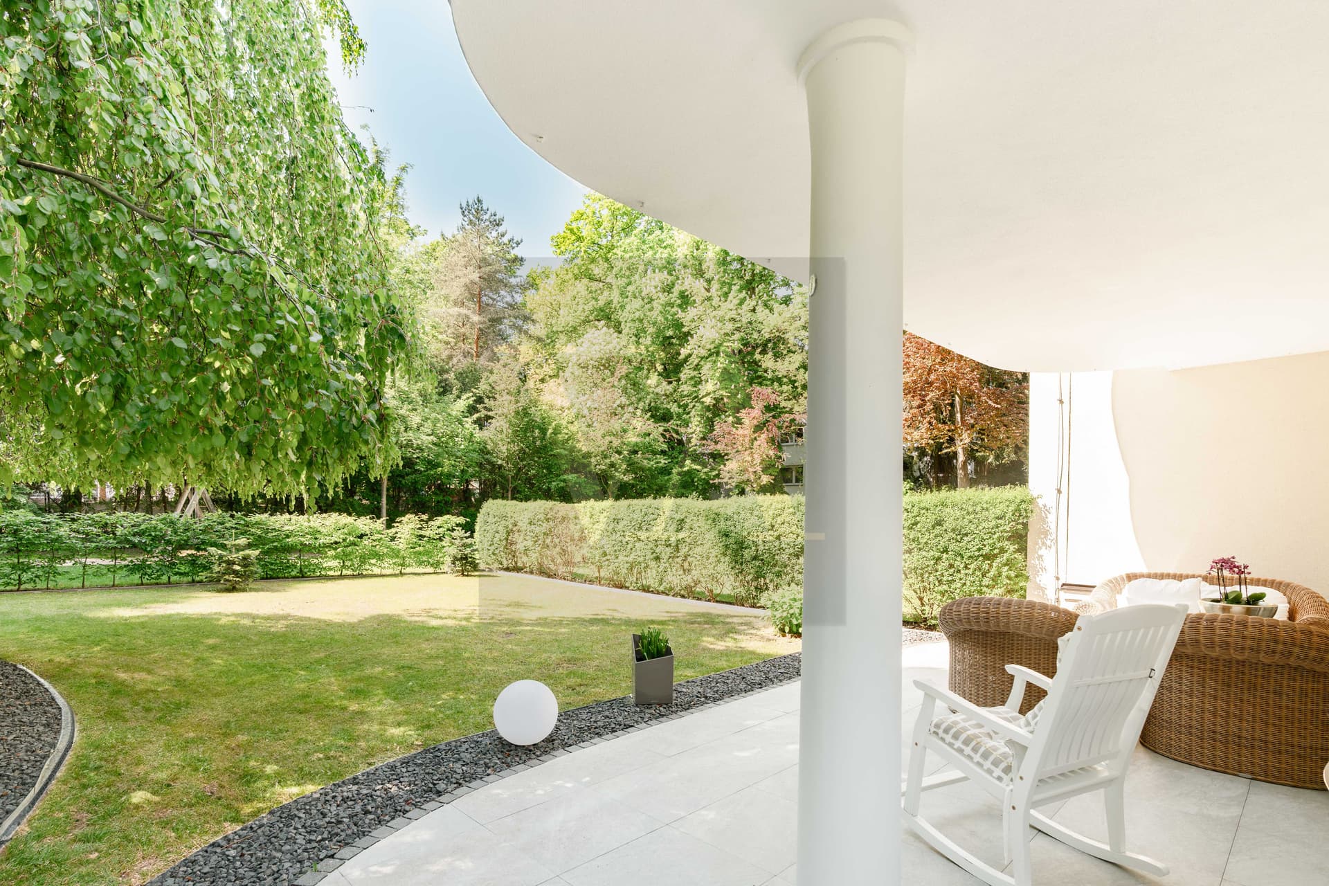 Luxuriöse Gartenwohnung mit Terrasse & sonnigem Privatgarten in exklusiver Lage - Image 17