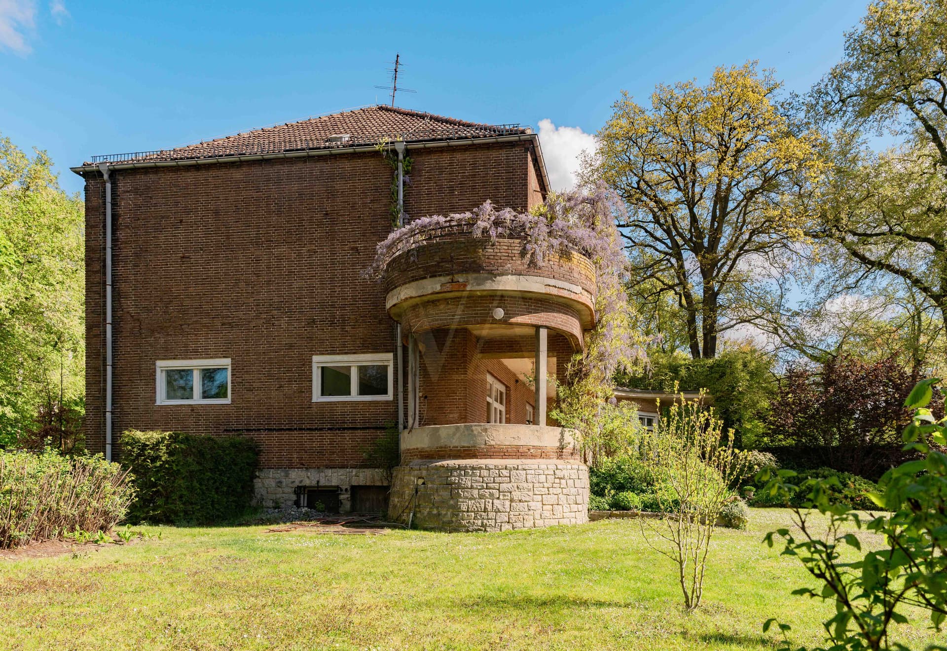 Villa Perlis – Historic Waterfront Estate with Private Park Grounds in Potsdam-Sacrow - Image 2