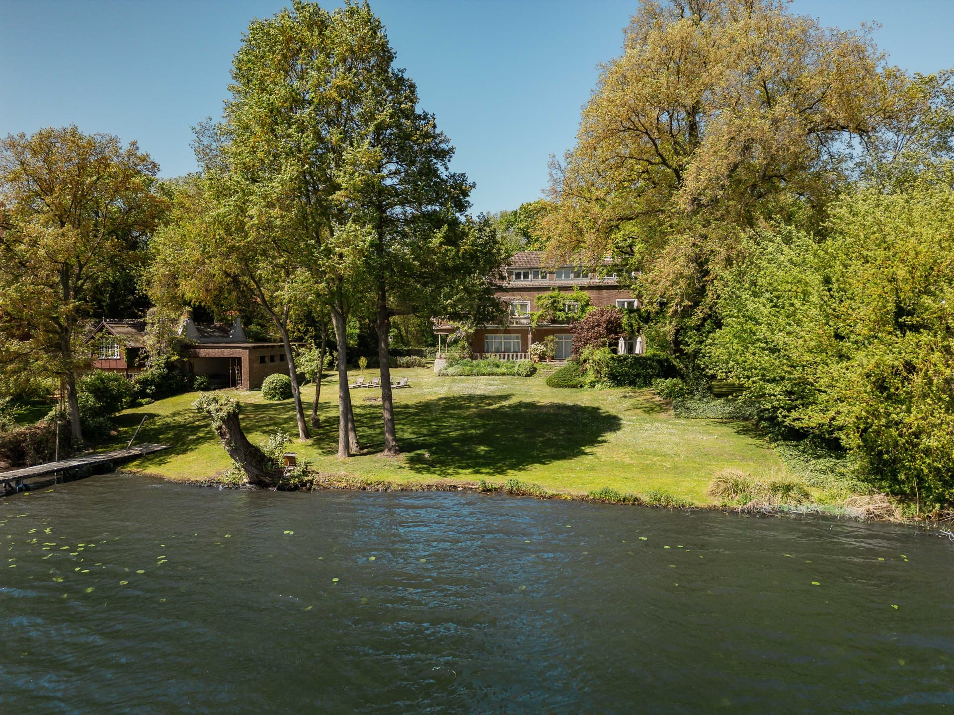 Villa Perlis – Historic Waterfront Estate with Private Park Grounds in Potsdam-Sacrow - Image 21