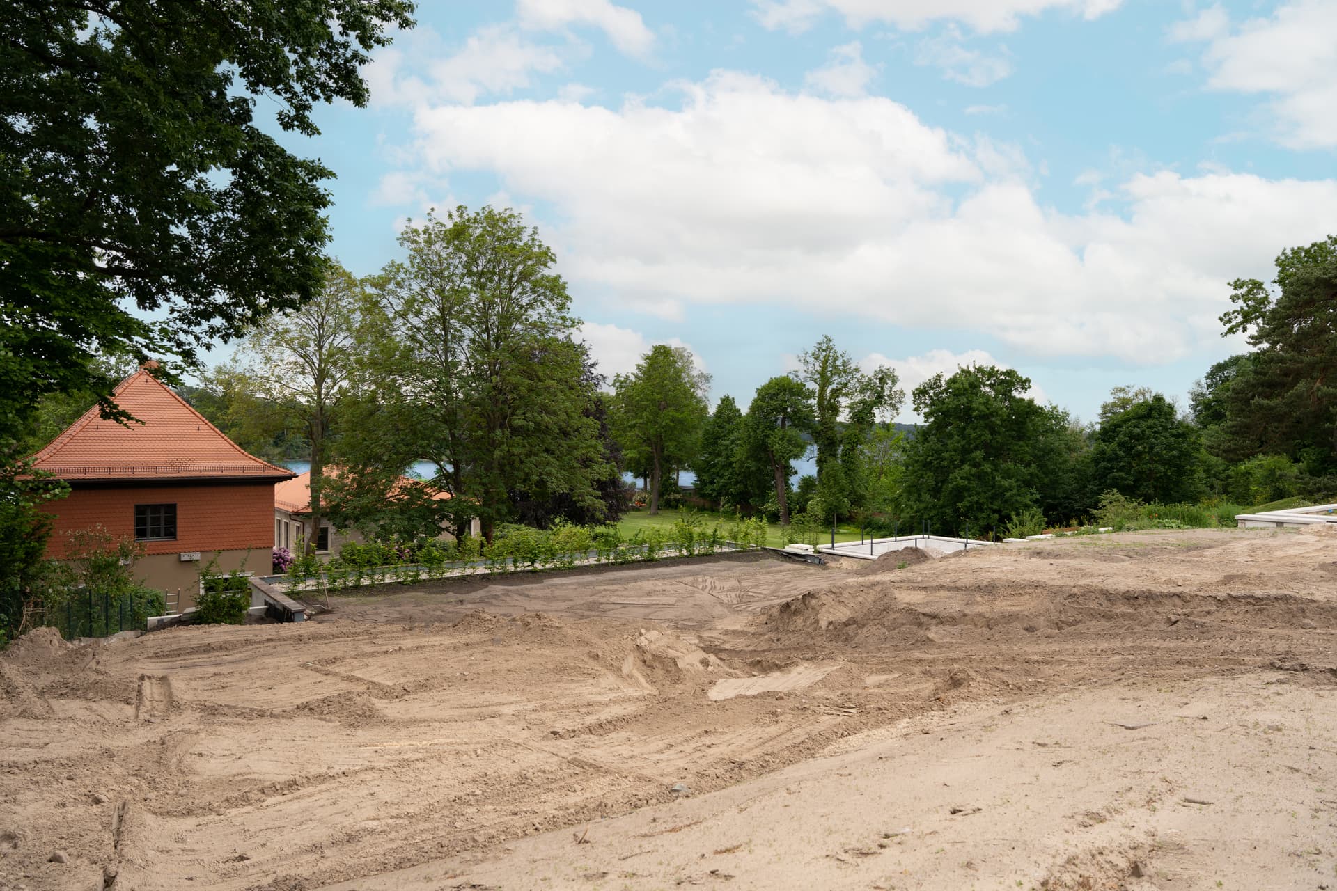"Einmalige Wasserlage in Berlin-Kladow – Großes Grundstück mit Entwicklungspotenzial" - Image 3