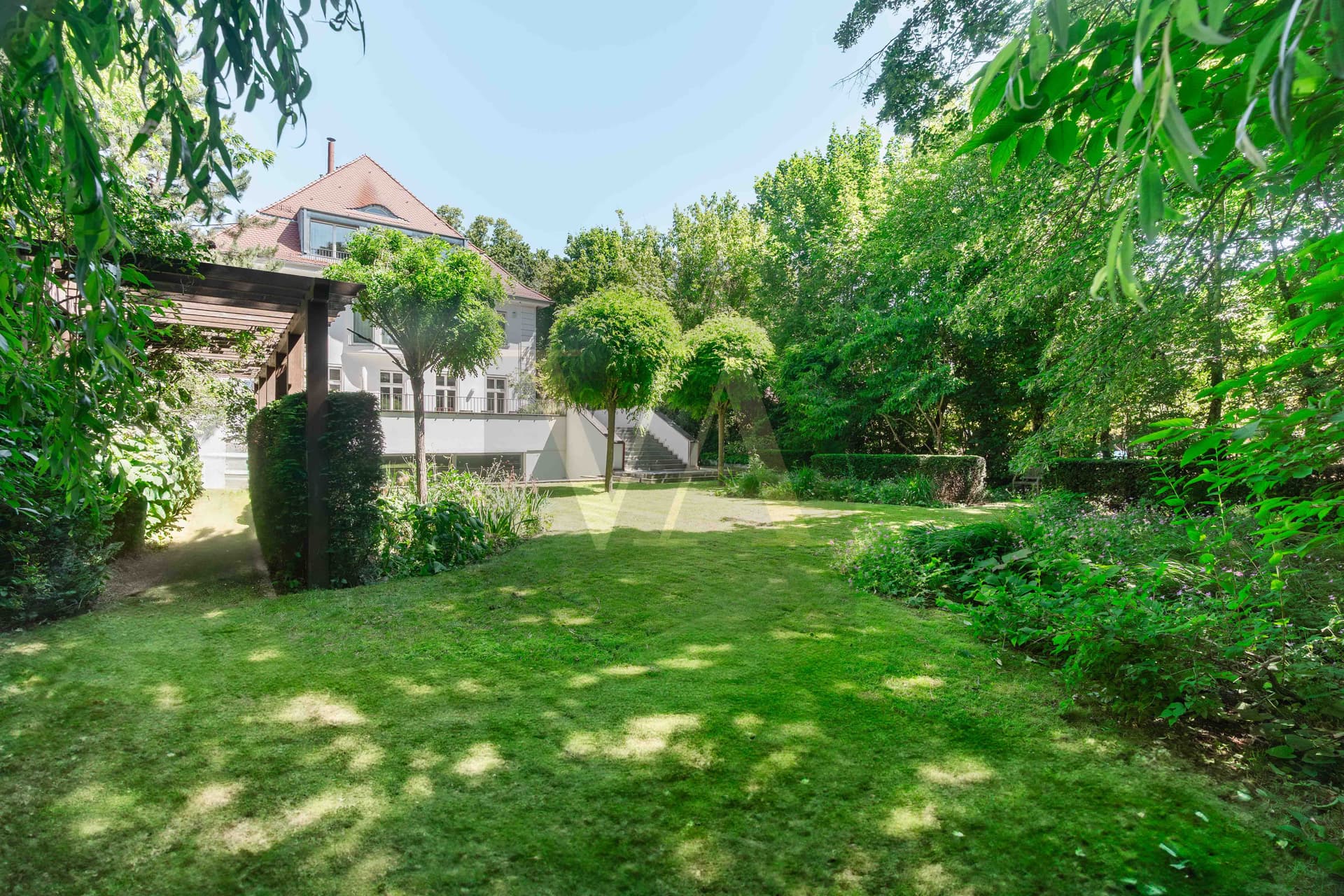 Historic Luxury Villa with Spa & 1,400 m² Living Space in Berlin-Grunewald - Image 3