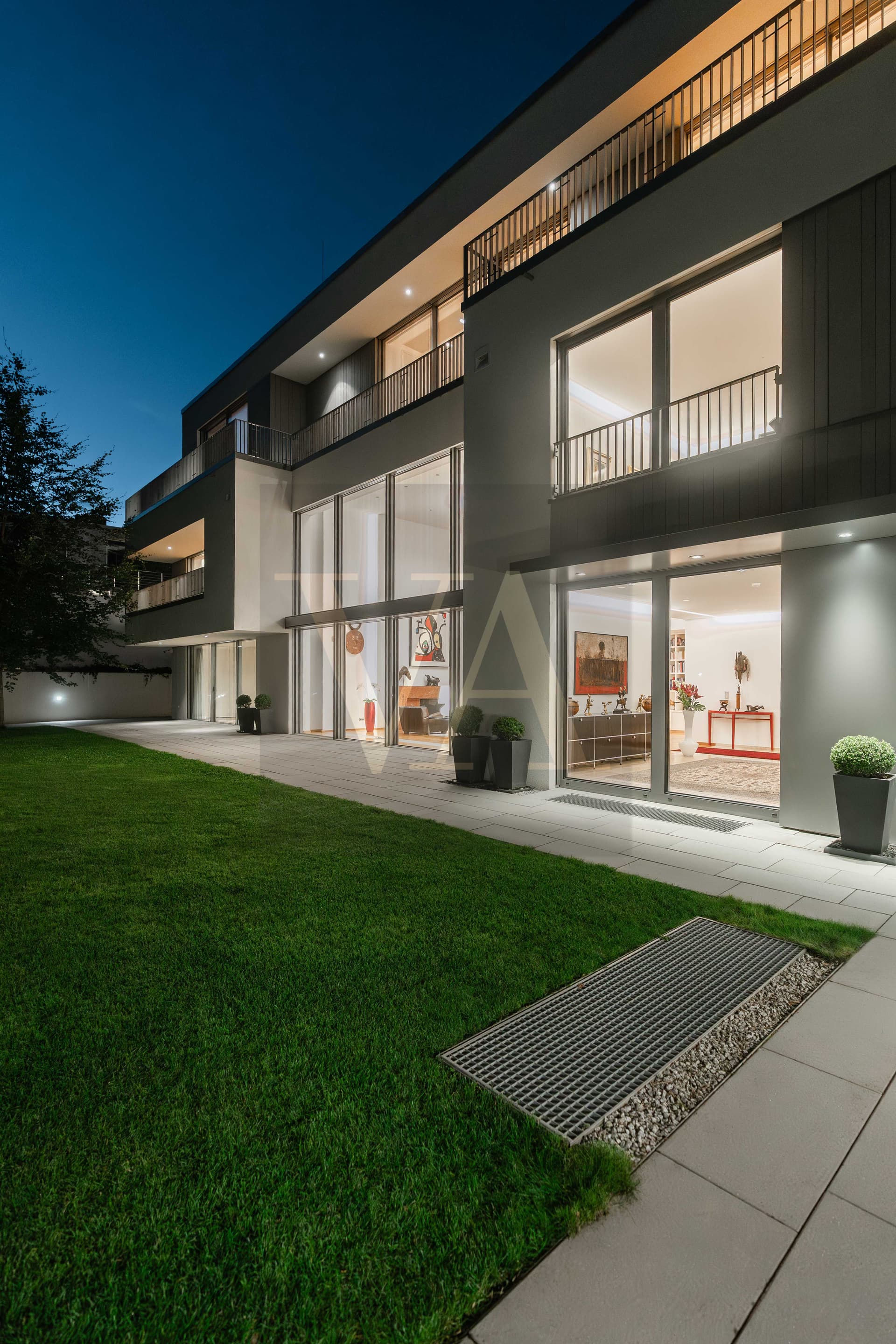 Exclusive Garden Residence in Berlin-Dahlem with Private Spa & Park Access - Image 14