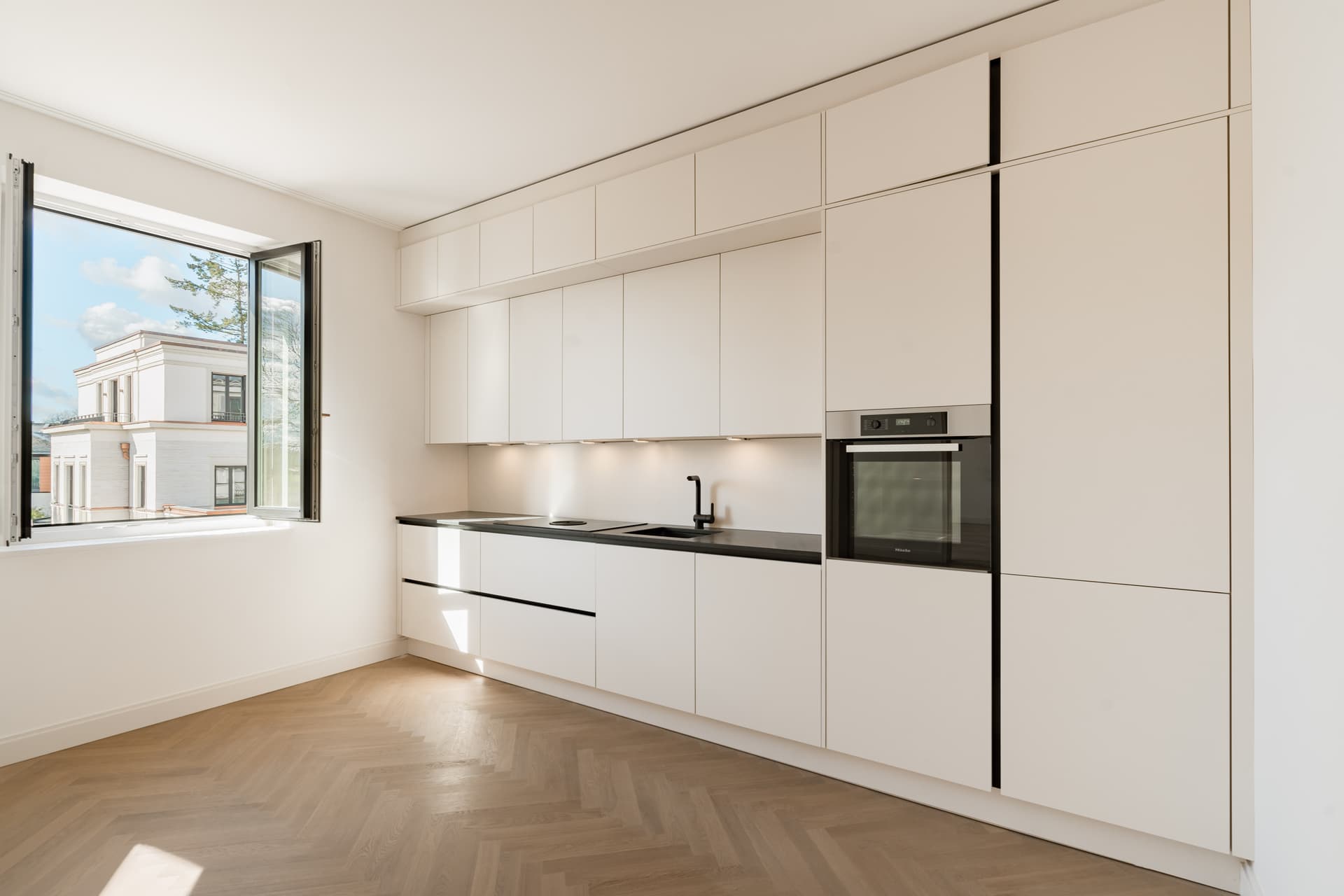 High-end comfort in the heart of Berlin-Dahlem: apartment with 341m2 garden - Image 3