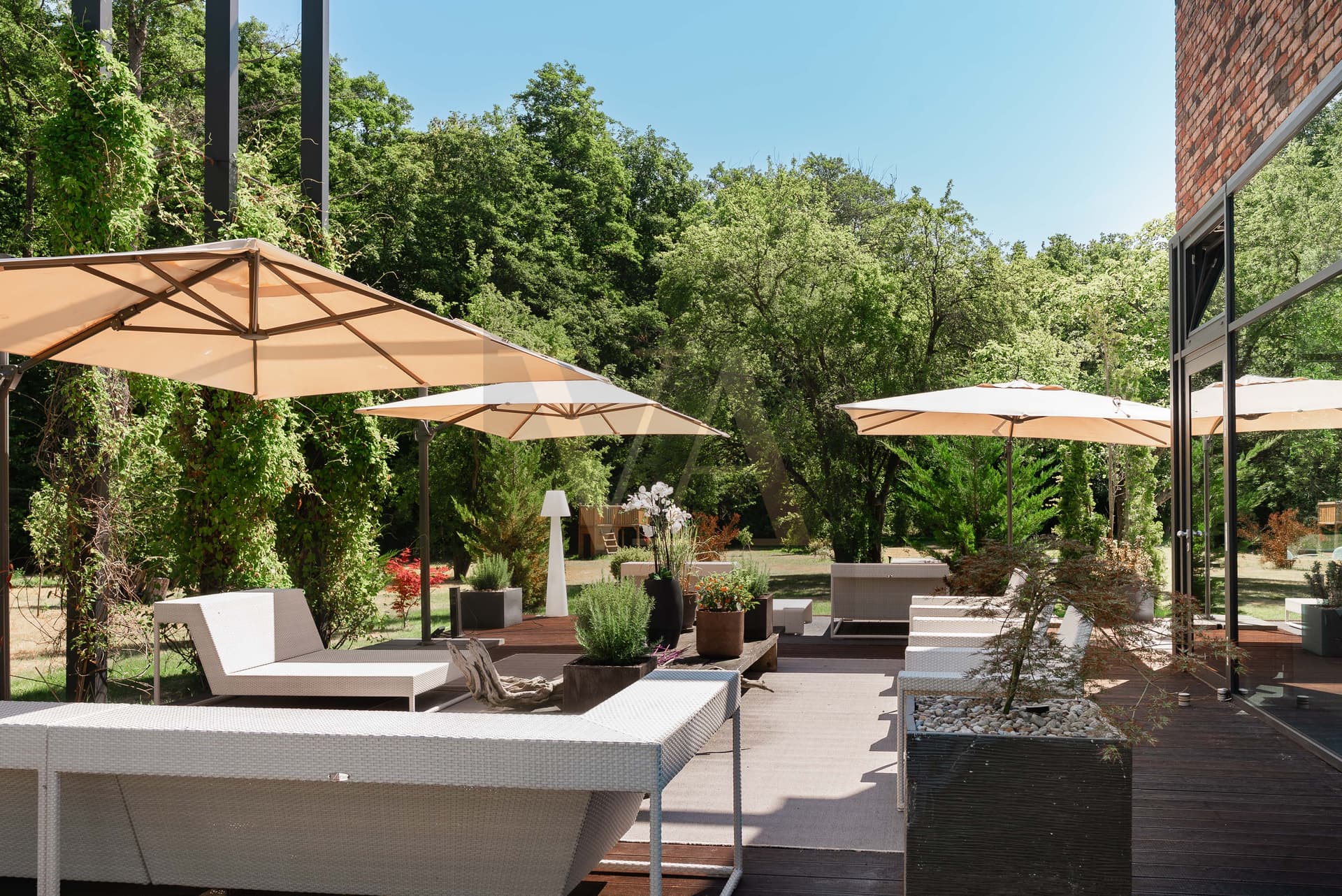 Rare architectural villa on 6000m², hidden in the forest of Potsdam - 图片 1