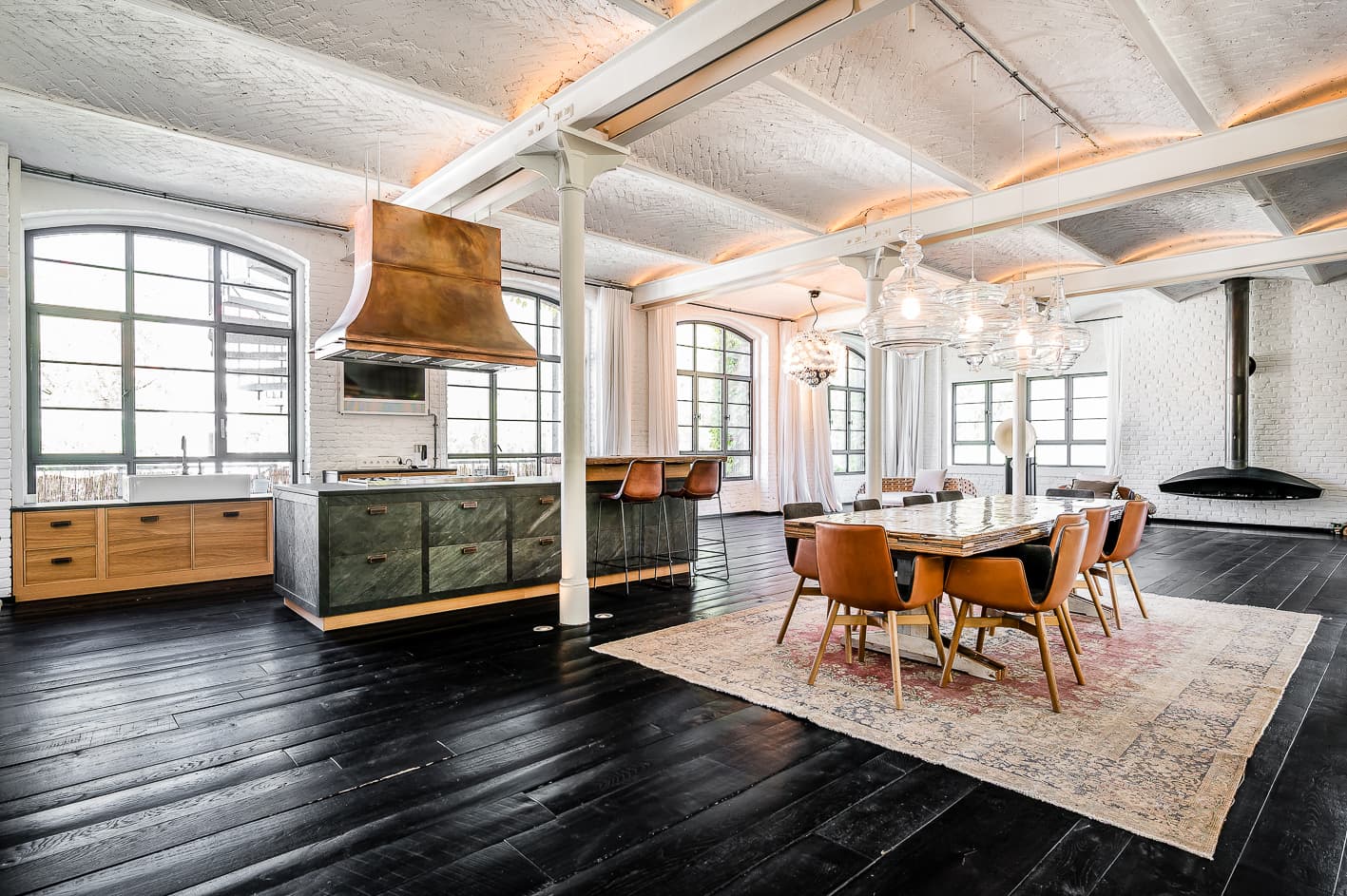 Exclusive Loft with 326 sqm & Designer Fireplace in Historic Factory at Maybachufer - Image 3