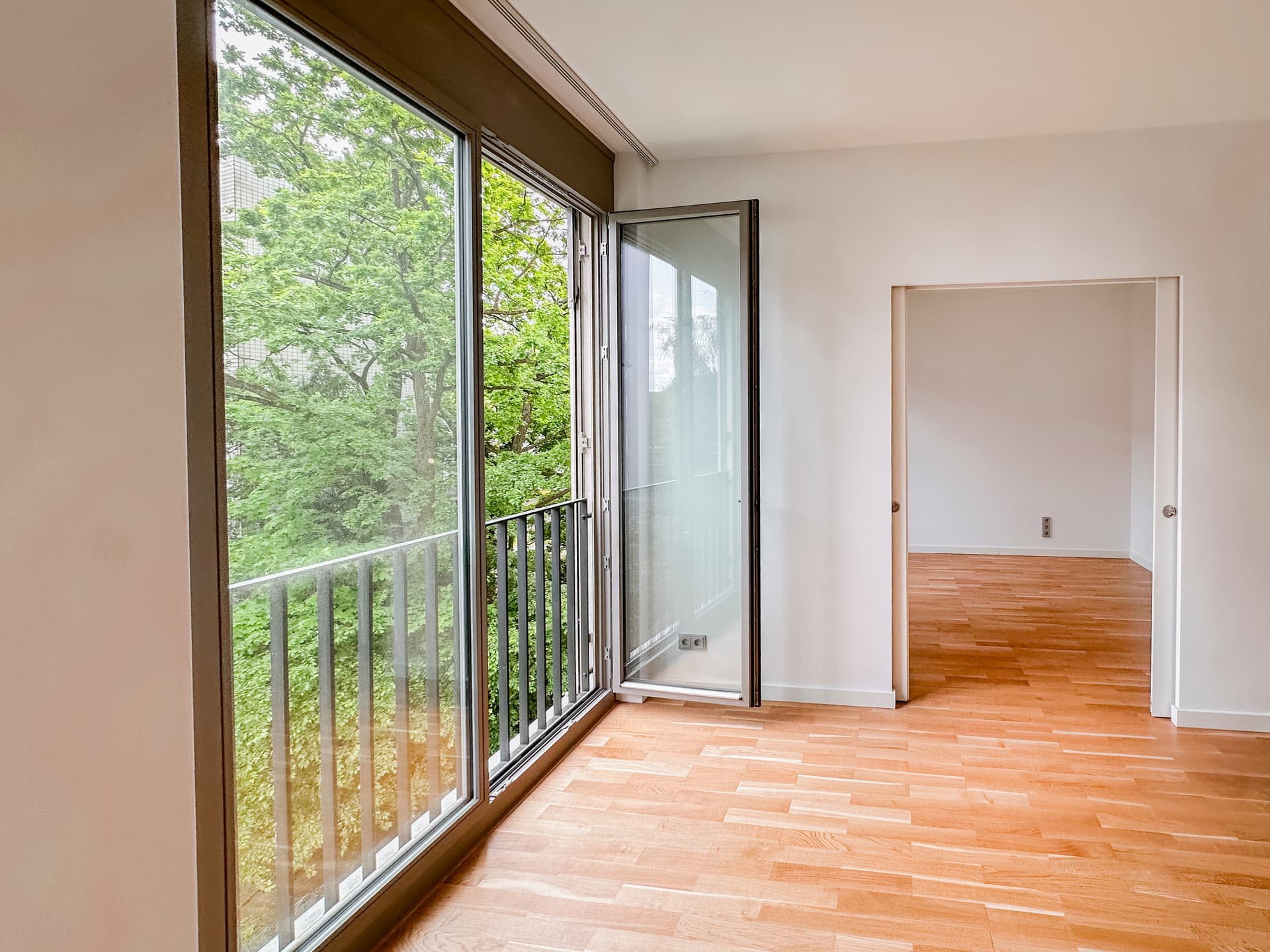 Charming 2-Room Apartment in Berlin-Charlottenburg – Perfect Layout & Prime Central Location - Image 1