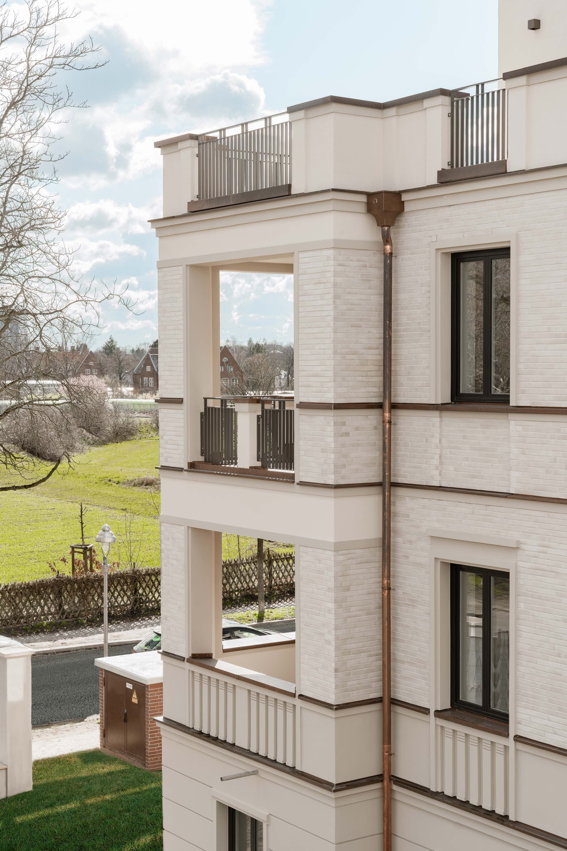 High-end comfort in the heart of Berlin-Dahlem: apartment with 341m2 garden - Image 2