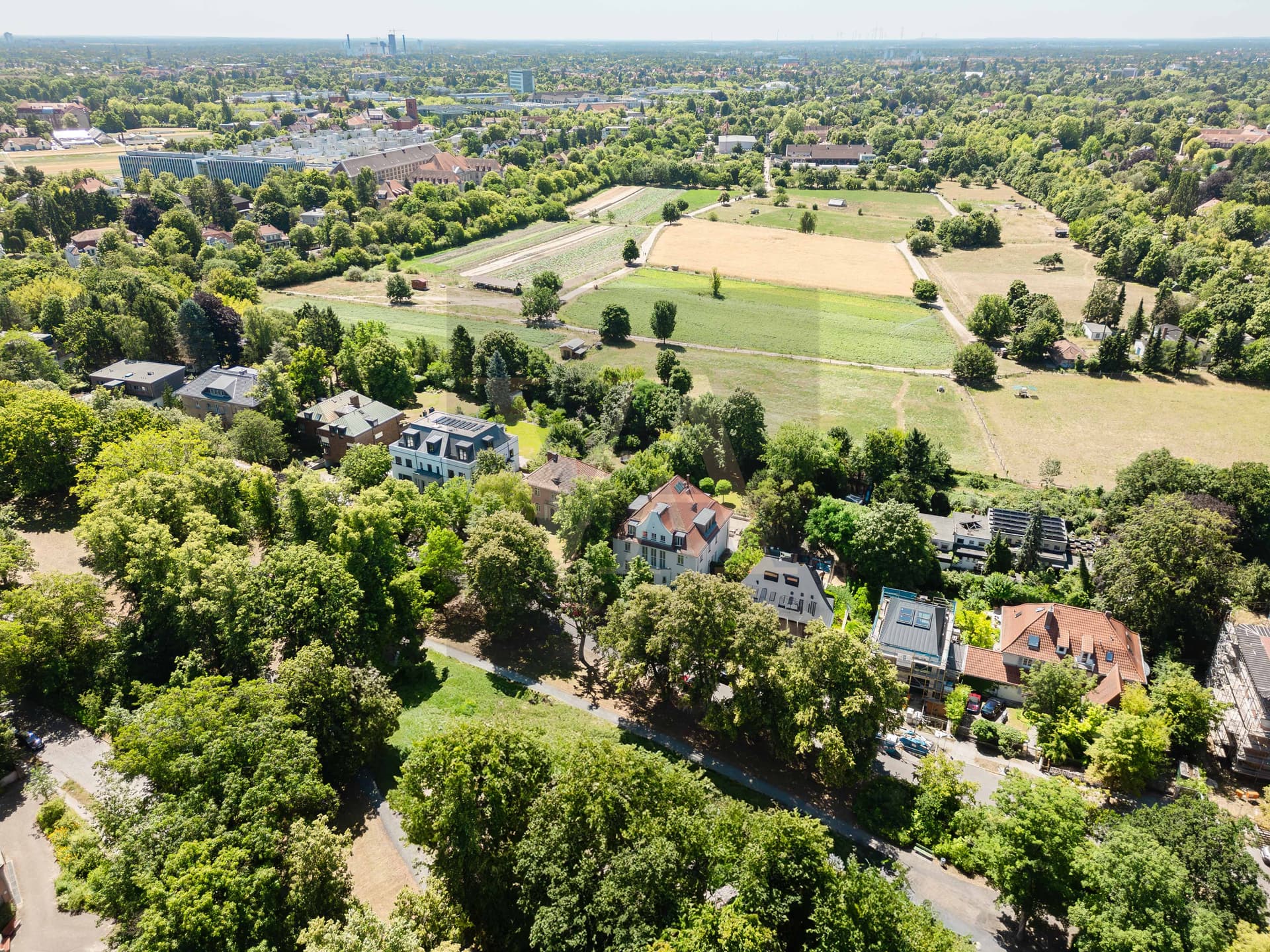 Historic Luxury Villa with Spa & 1,400 m² Living Space in Berlin-Grunewald - Image 13