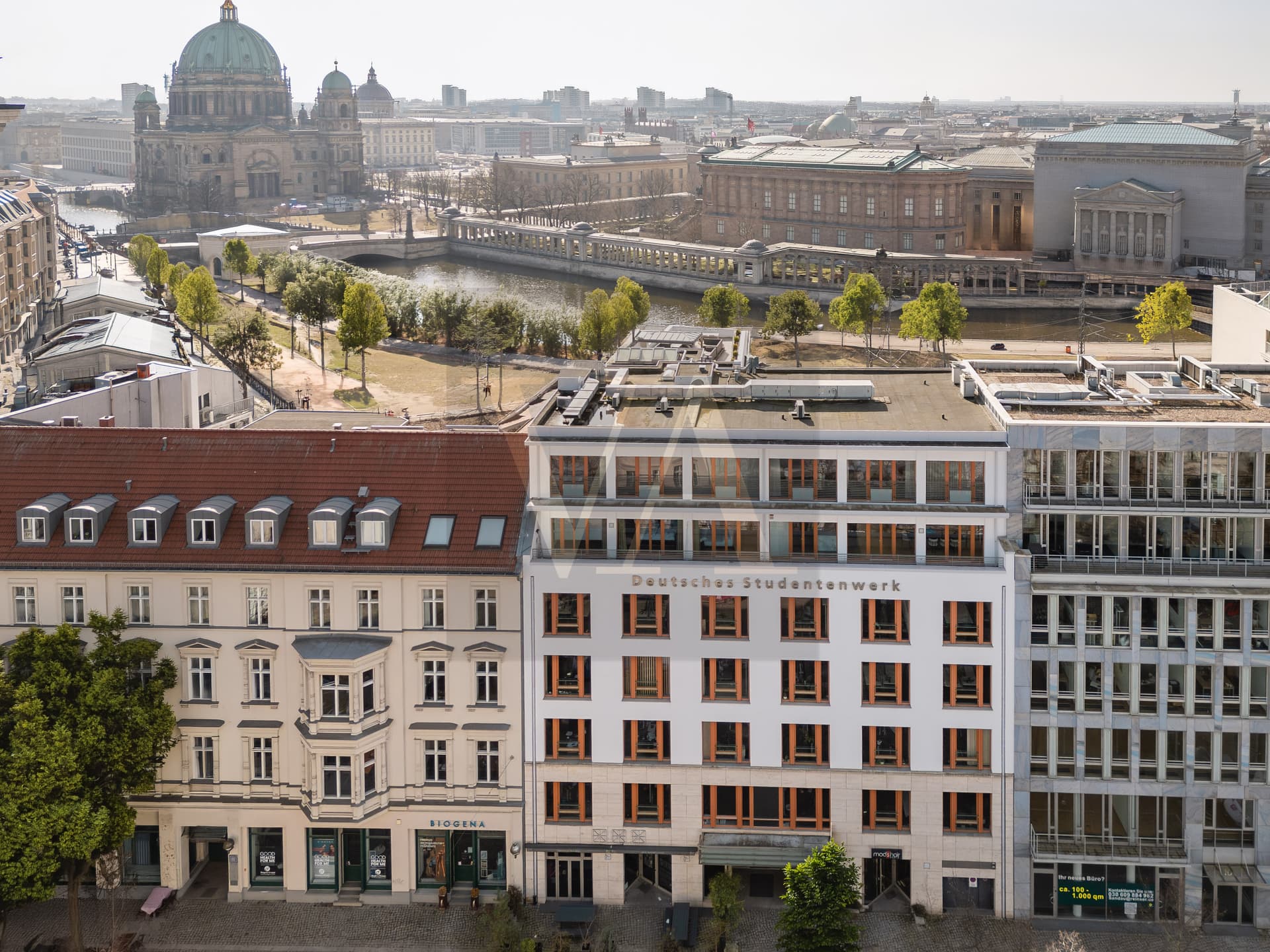 Luxury Living in Berlin’s Heart – Terrace, Views & Iconic Location - Image 15