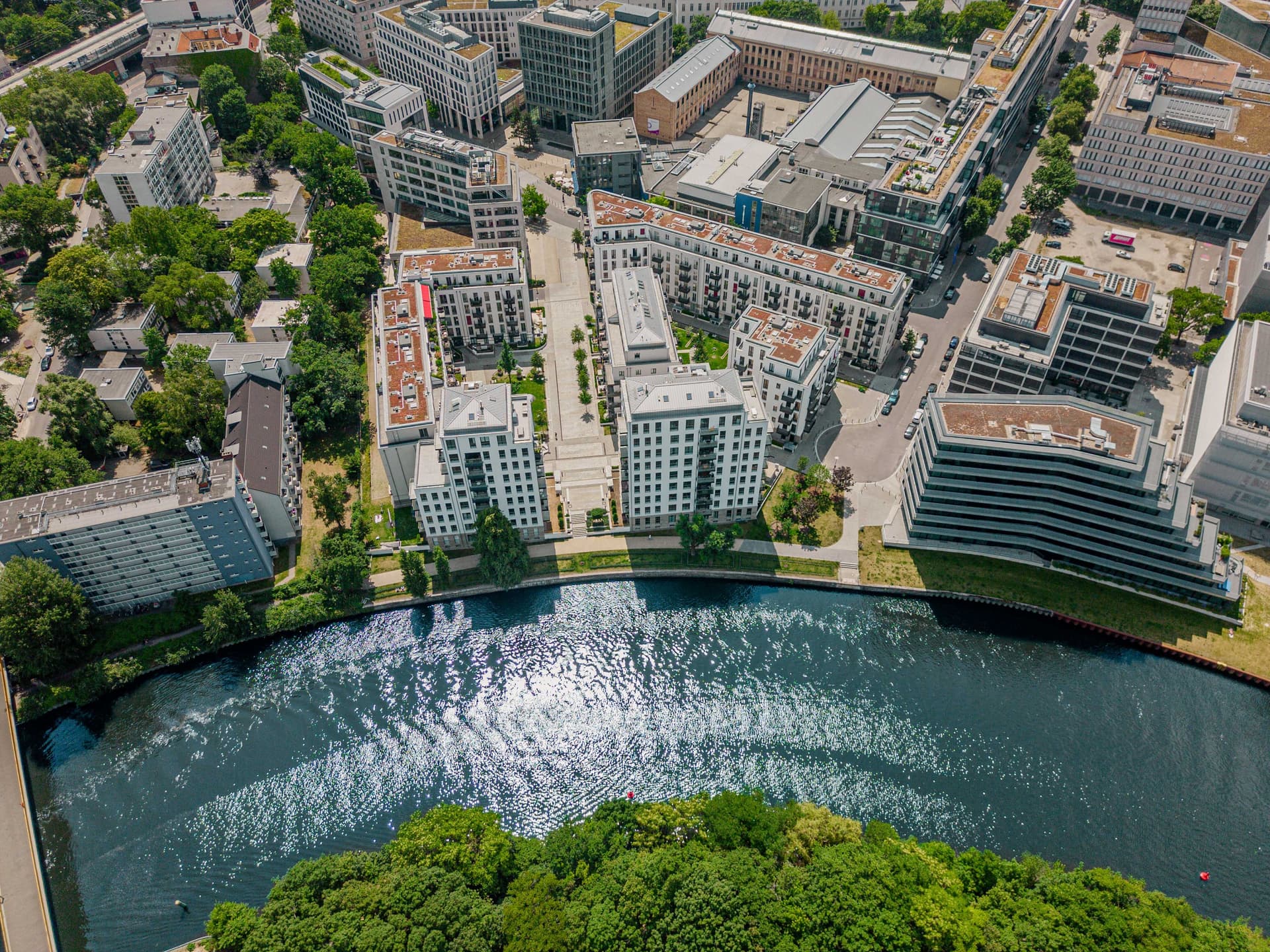 Exklusive Wasserblick-Wohnung am Tiergarten – Licht, Design & Ruhe in Bestlage von Charlottenburg“