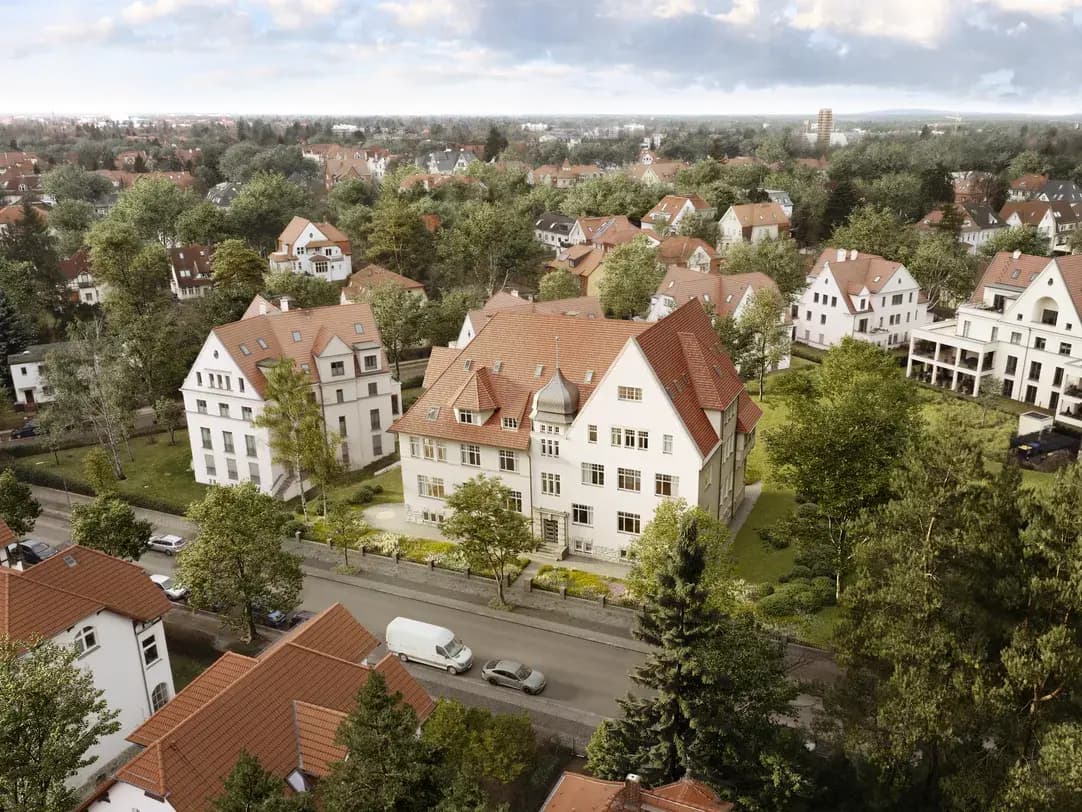 Historic Villa with 10 Rooms, 190 sqm of Terraces & 2,670 sqm Park Estate in Berlin-Dahlem - Image 15