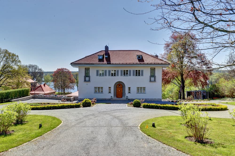Exclusive Waterfront Villa in Berlin-Wannsee with Private Spa, Pool & Boathouse - Image 1