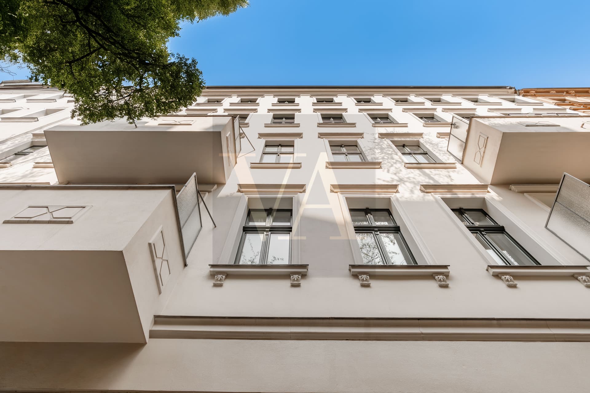 Elegant Office Space with Two Balconies & Designer Finishes in Charlottenburg - Image 15