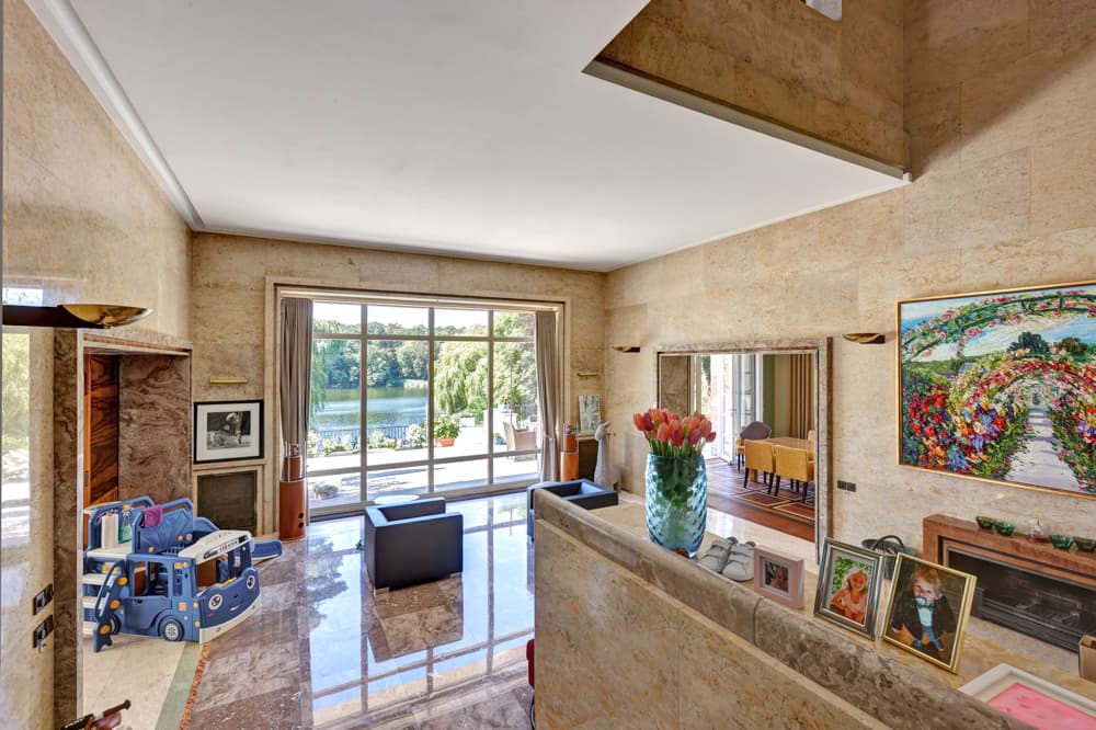 „Villa 'Zissu': Luxusanwesen mit Seeblick, Privatgarten & 1.300 m² Wohnfläche in Berlin-Grunewald“ - Image 2