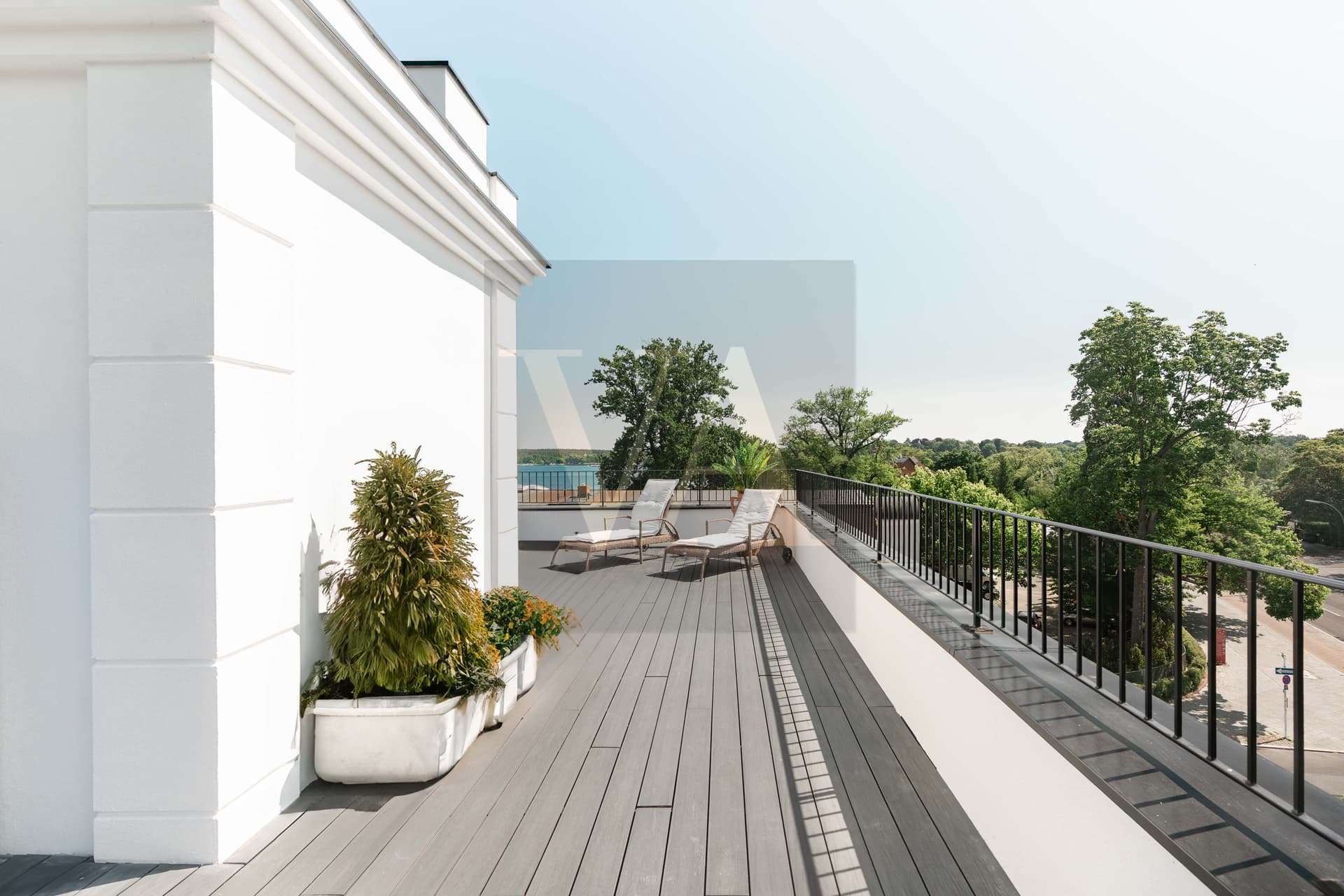 Luxury Lakeside Residence in Berlin-Wannsee – Exclusive Villa with Panoramic Views and Wellness Area - Image 2