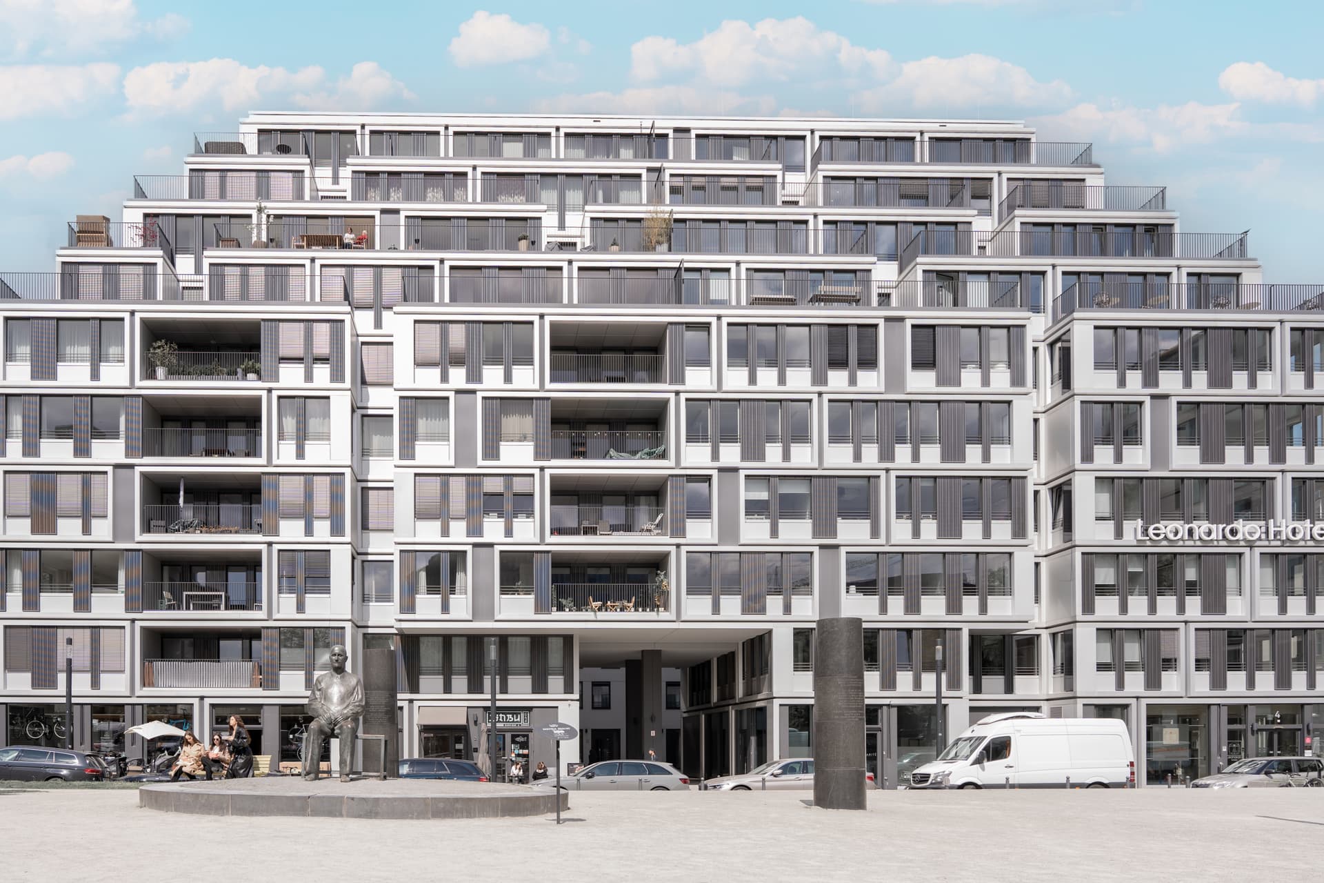 YOO Berlin – Luxury Residence by Philippe Starck with Terrace, Concierge & Wellness Area