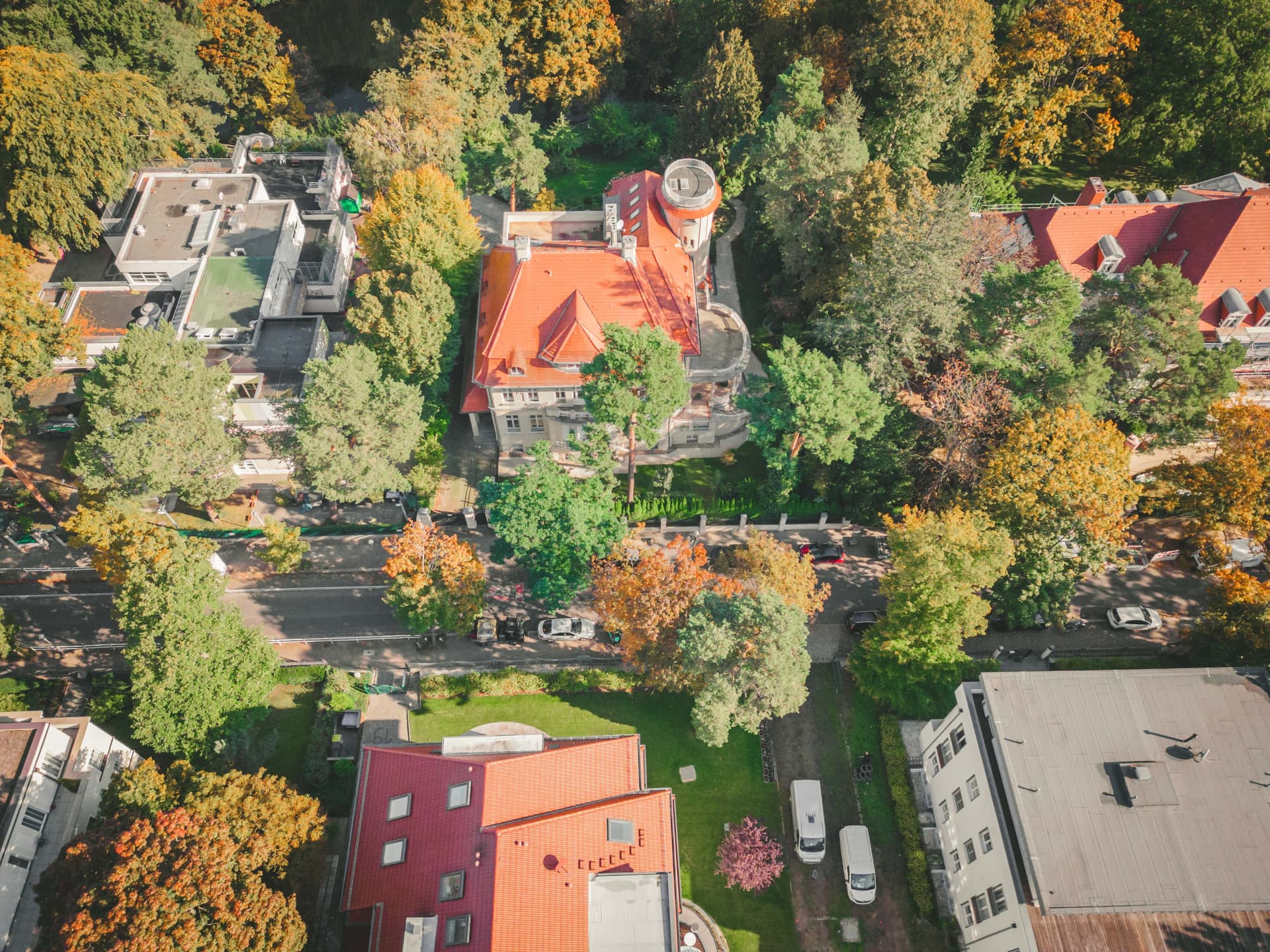 Monumental Art Nouveau Estate on a Prestigious Lakefront Plot in Berlin-Grunewald - Image 13