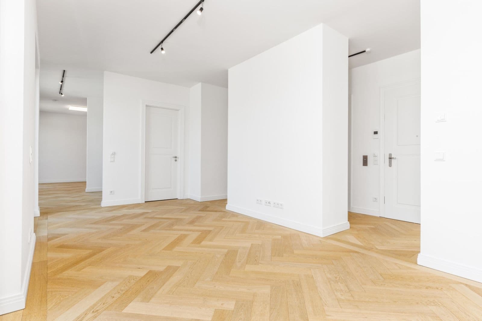 WIELAND & PESTALOZZI – Timeless Elegance in the Heart of Berlin-Charlottenburg - Bild 3