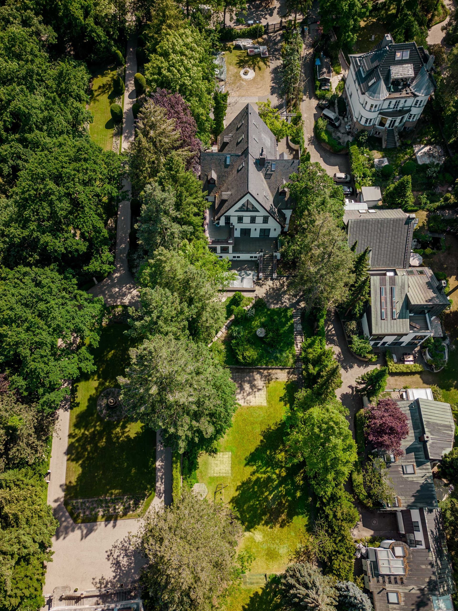 Exclusive Lakefront Mansion in Berlin-Wannsee – Private Spa, Guest Area & Panoramic Water Views - Image 2