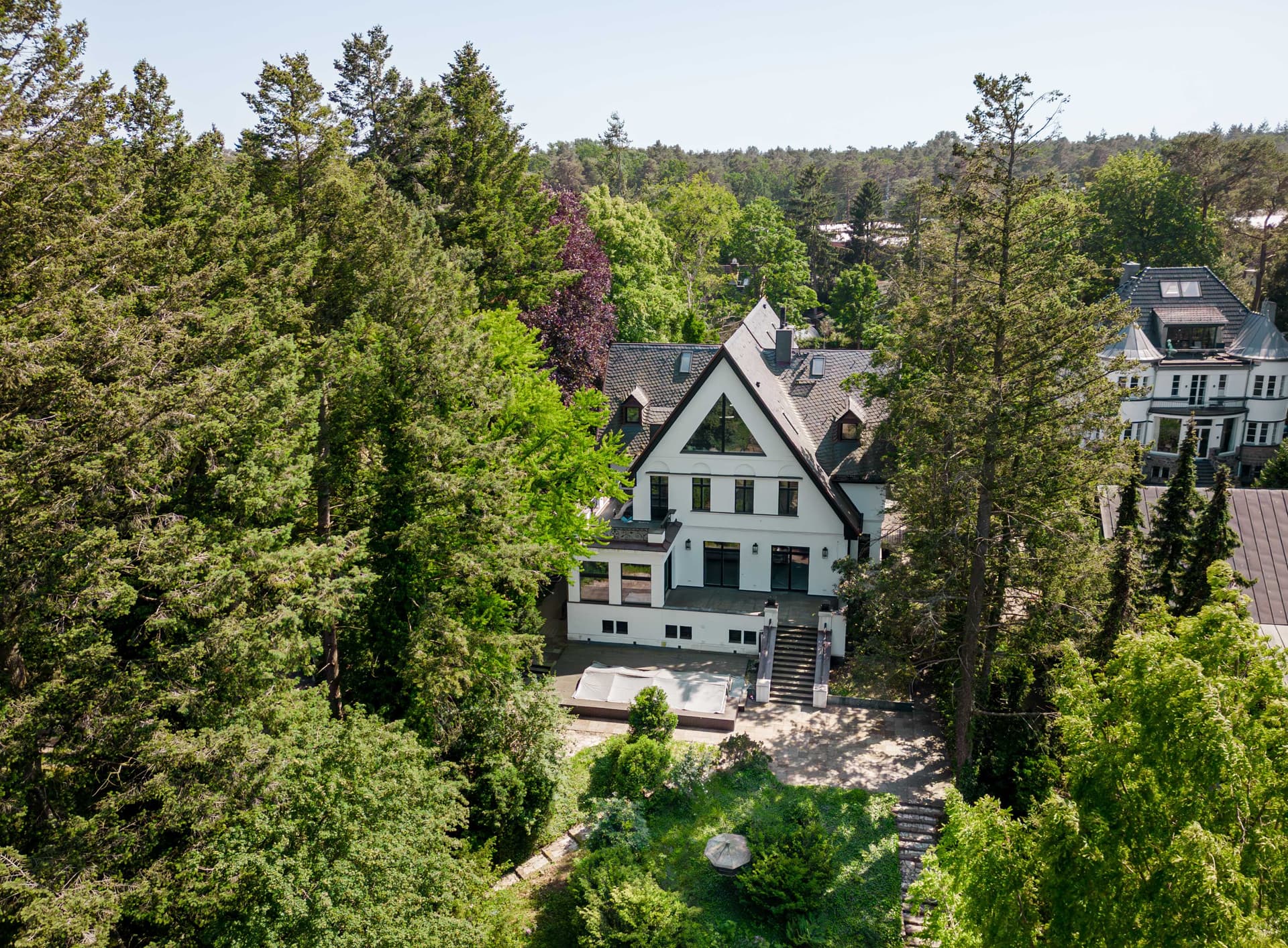 Exclusive Lakefront Mansion in Berlin-Wannsee – Private Spa, Guest Area & Panoramic Water Views - Image 3