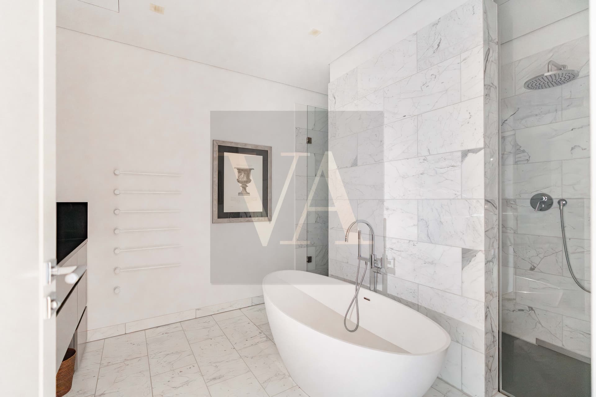 Luxury Duplex Penthouse with Private Elevator & Panoramic Rooftop Terraces - Image 7