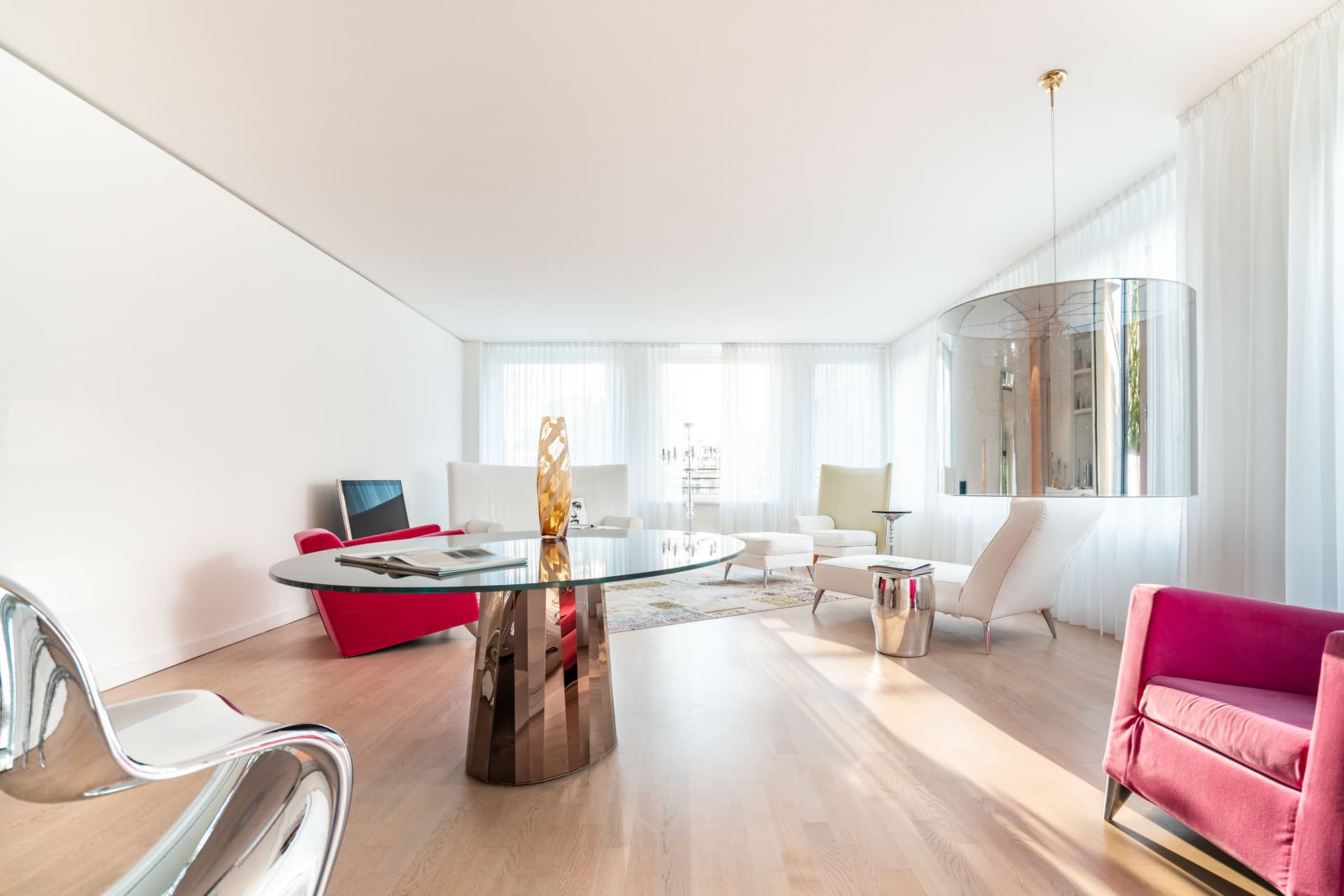 YOO Berlin – Stylish 2-Room Residence by Philippe Starck with Spree River Views - Image 2