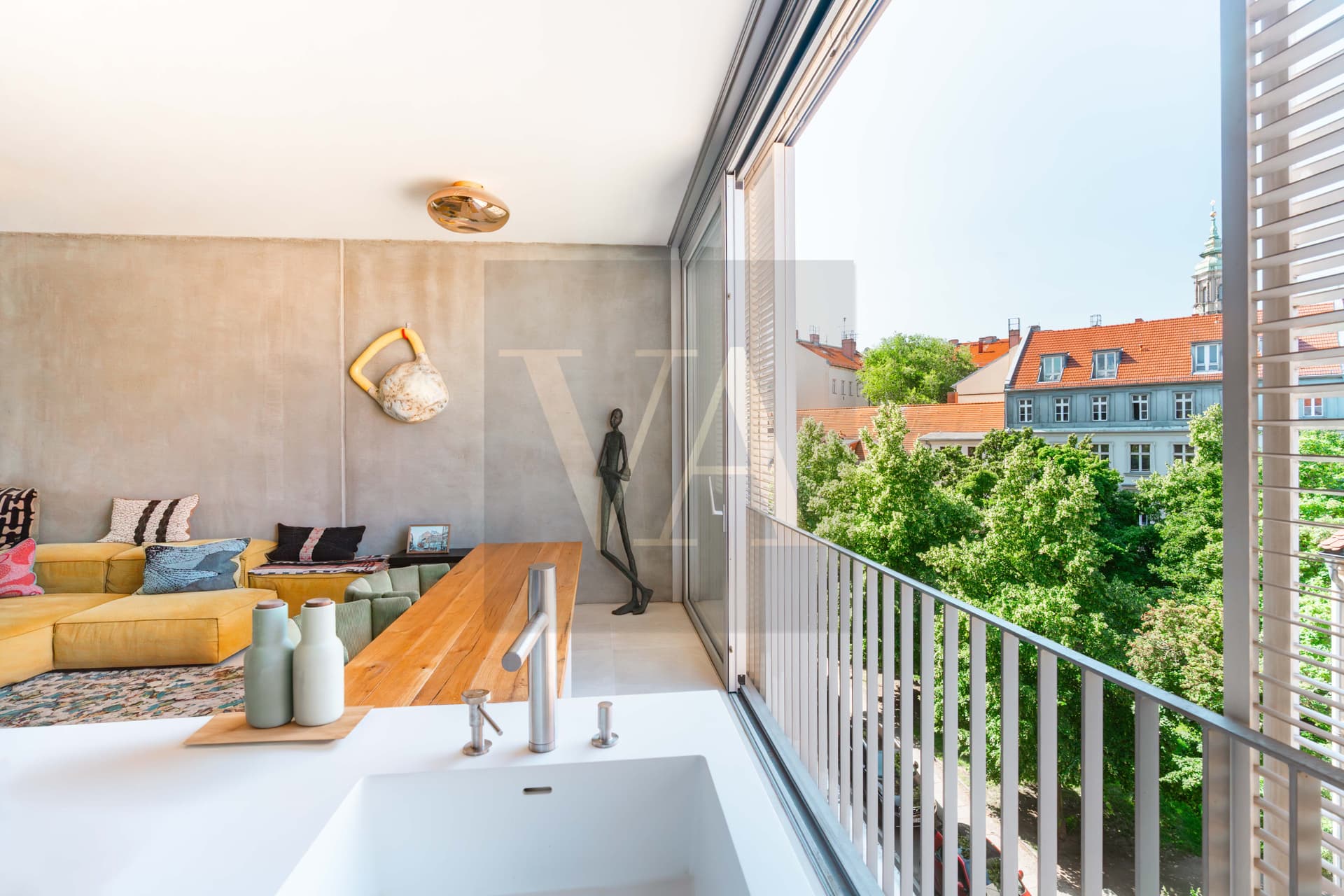Urban Retreat with Japanese Garden – 2-Room Apartment in Berlin-Mitte